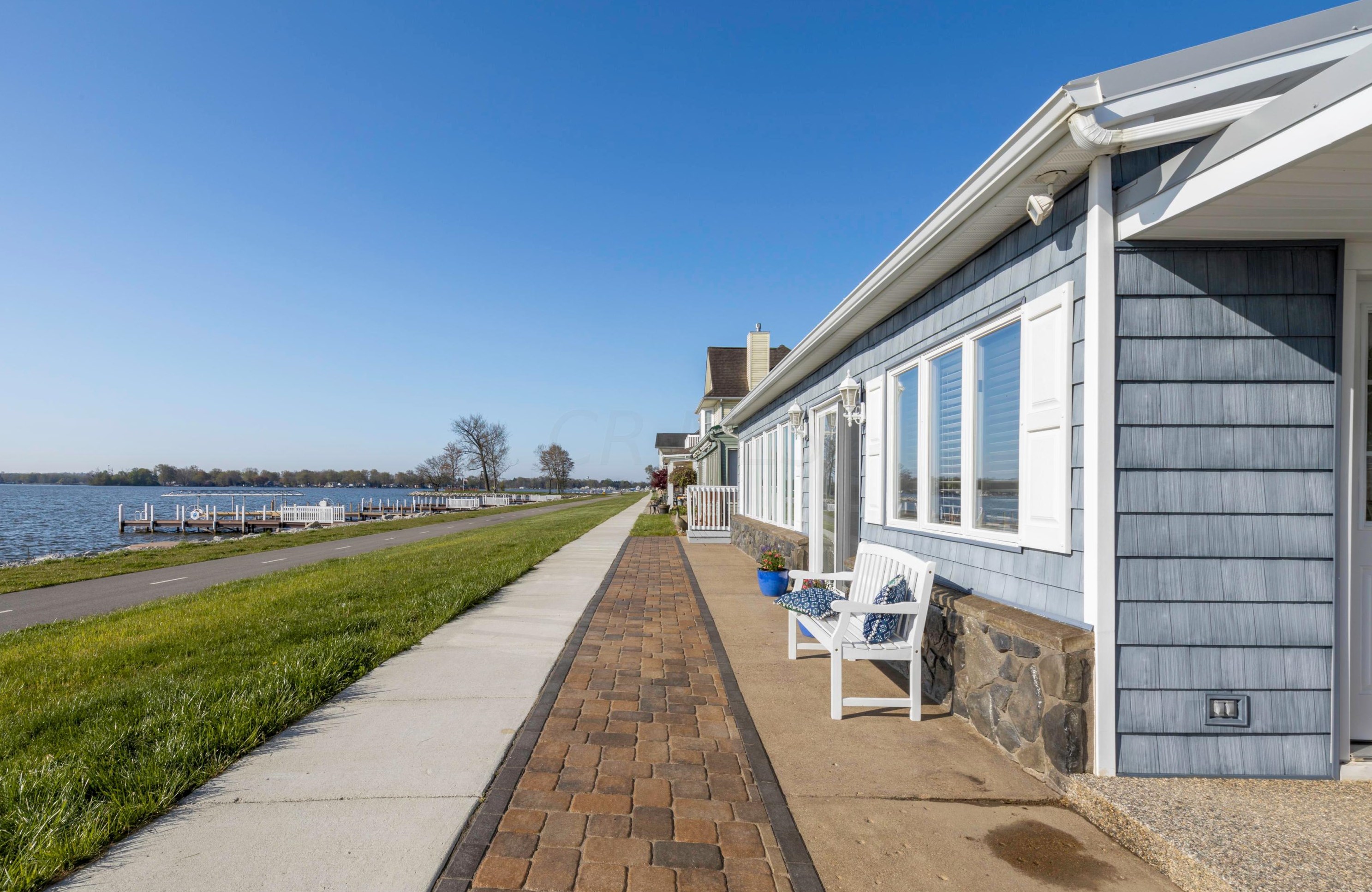 13444 W Bank Ne Dr, Millersport, OH 43046