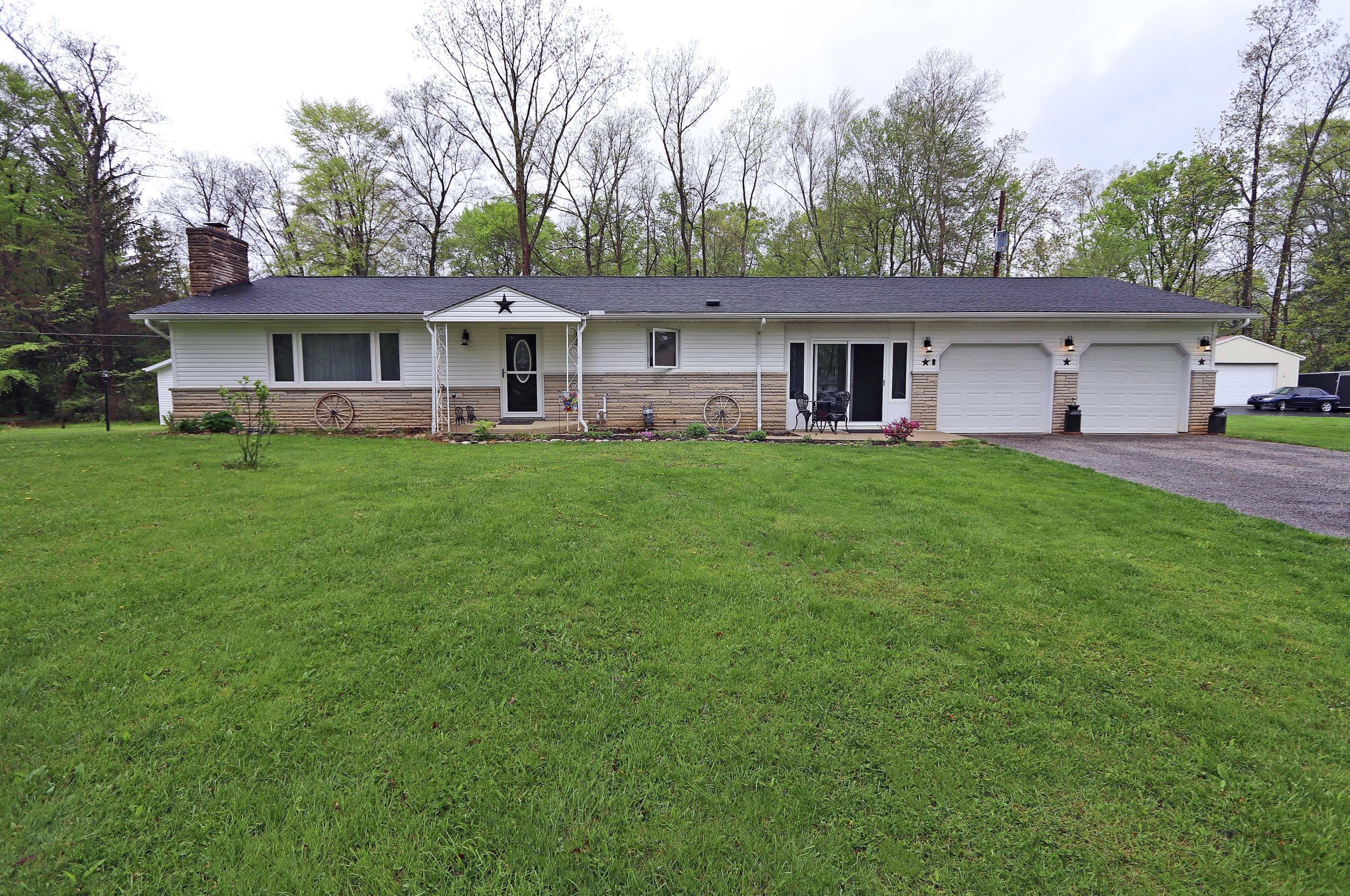 118 Woodside Sw Dr, Pataskala, OH 43062