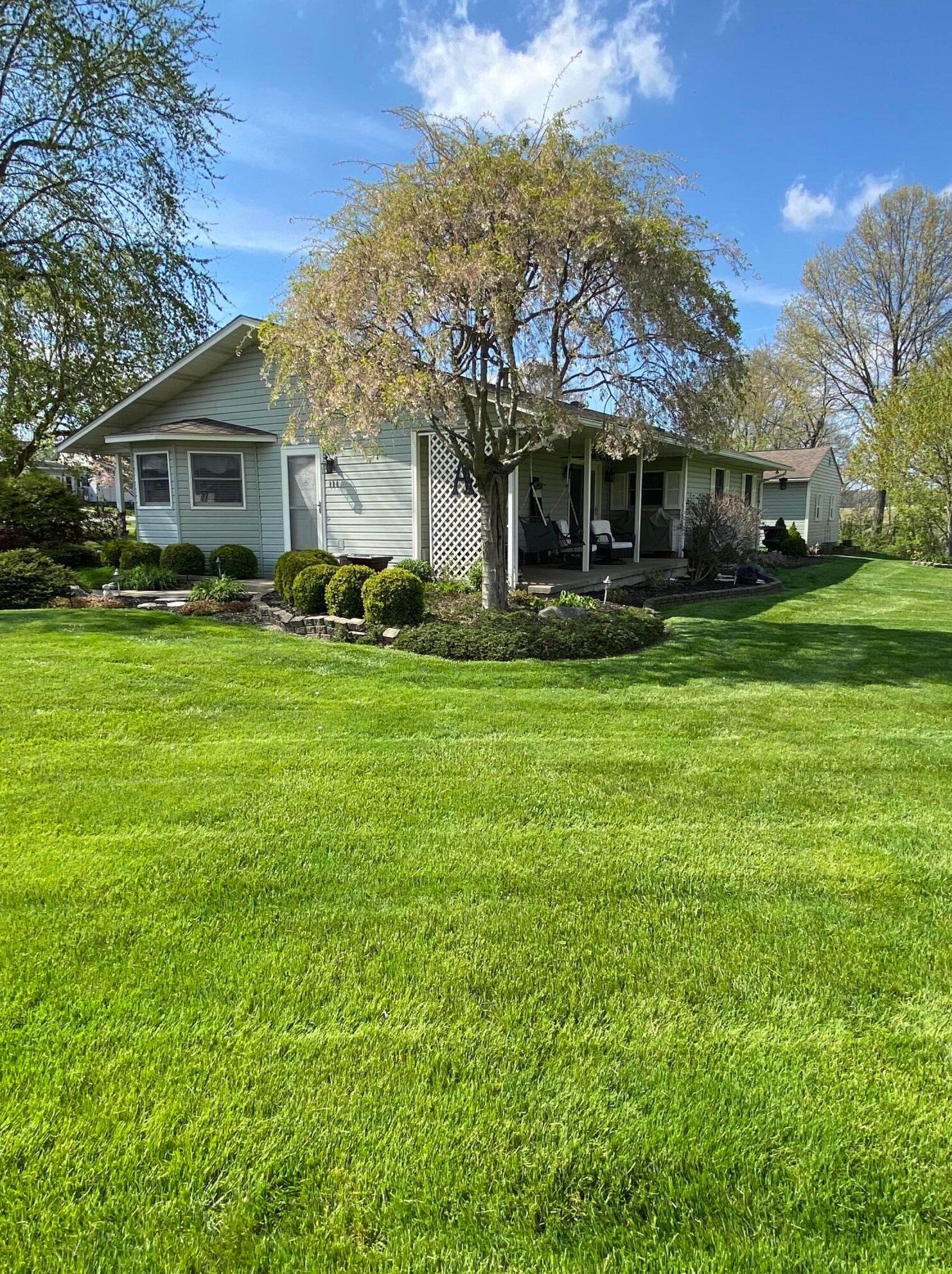 114 N 7th St, Hebron, OH 43025