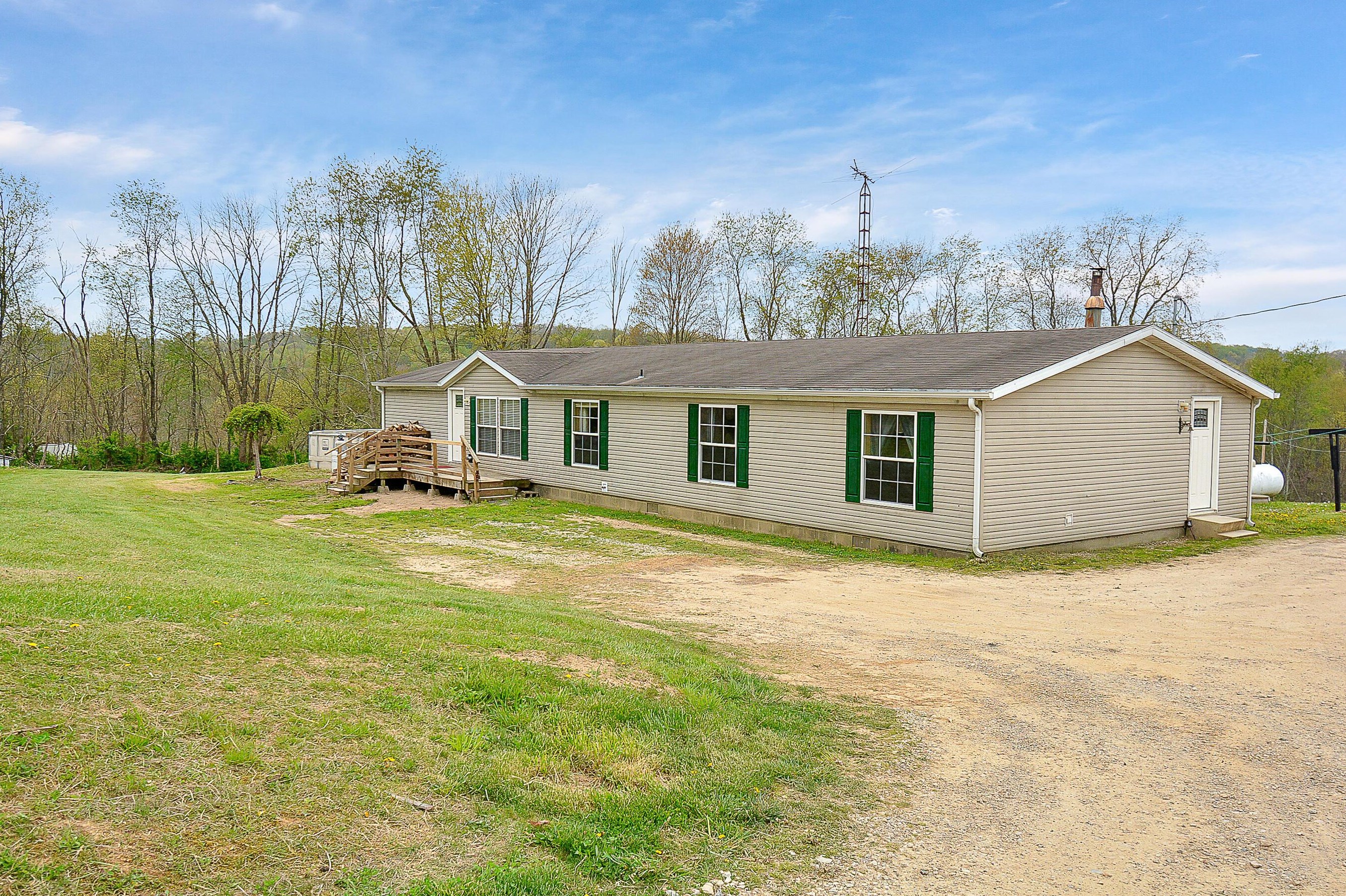 21151 Township Rd 372, Walhonding, OH 43843