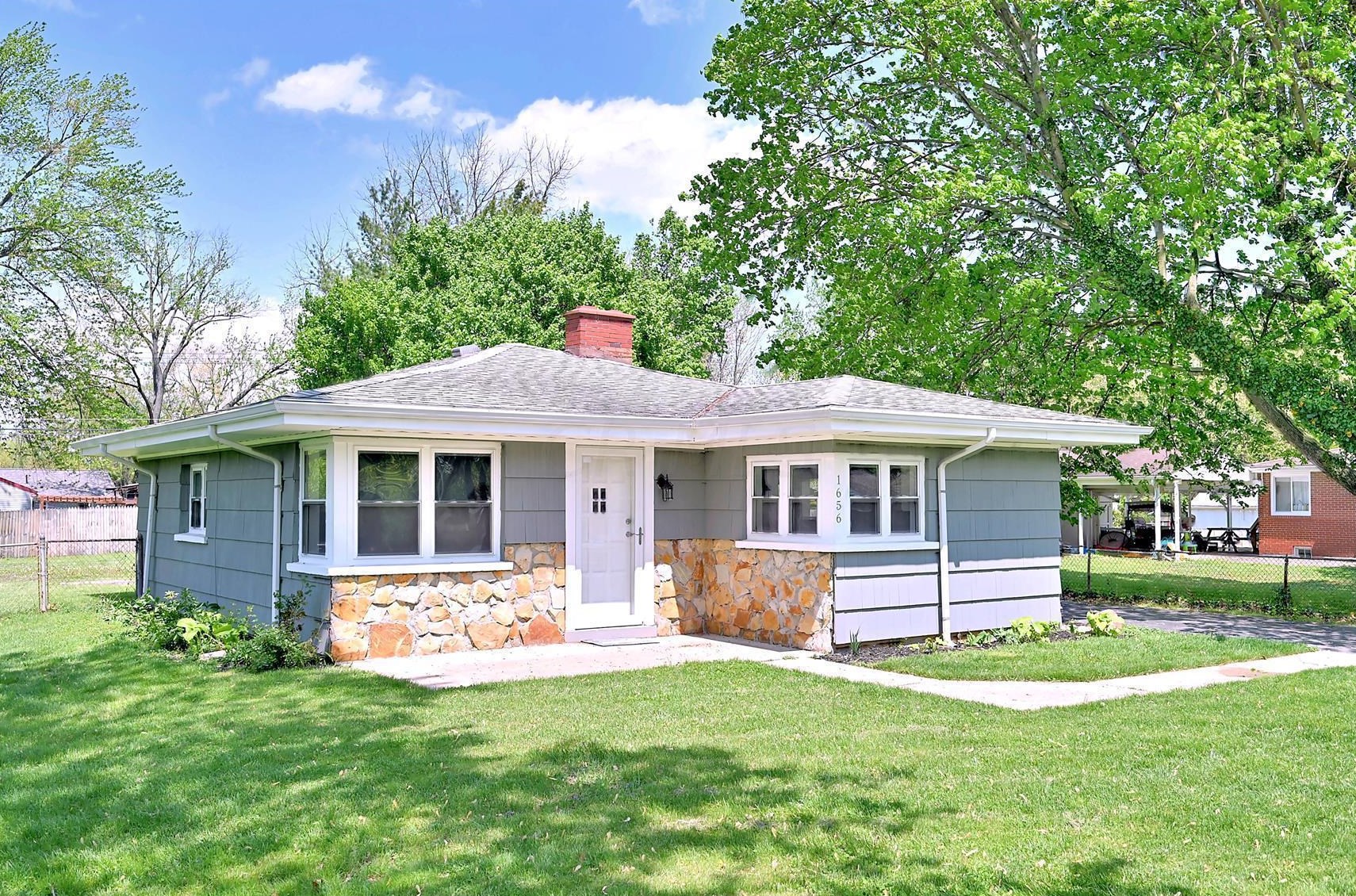1656 Linnet Ave, Columbus, OH 43223-2825