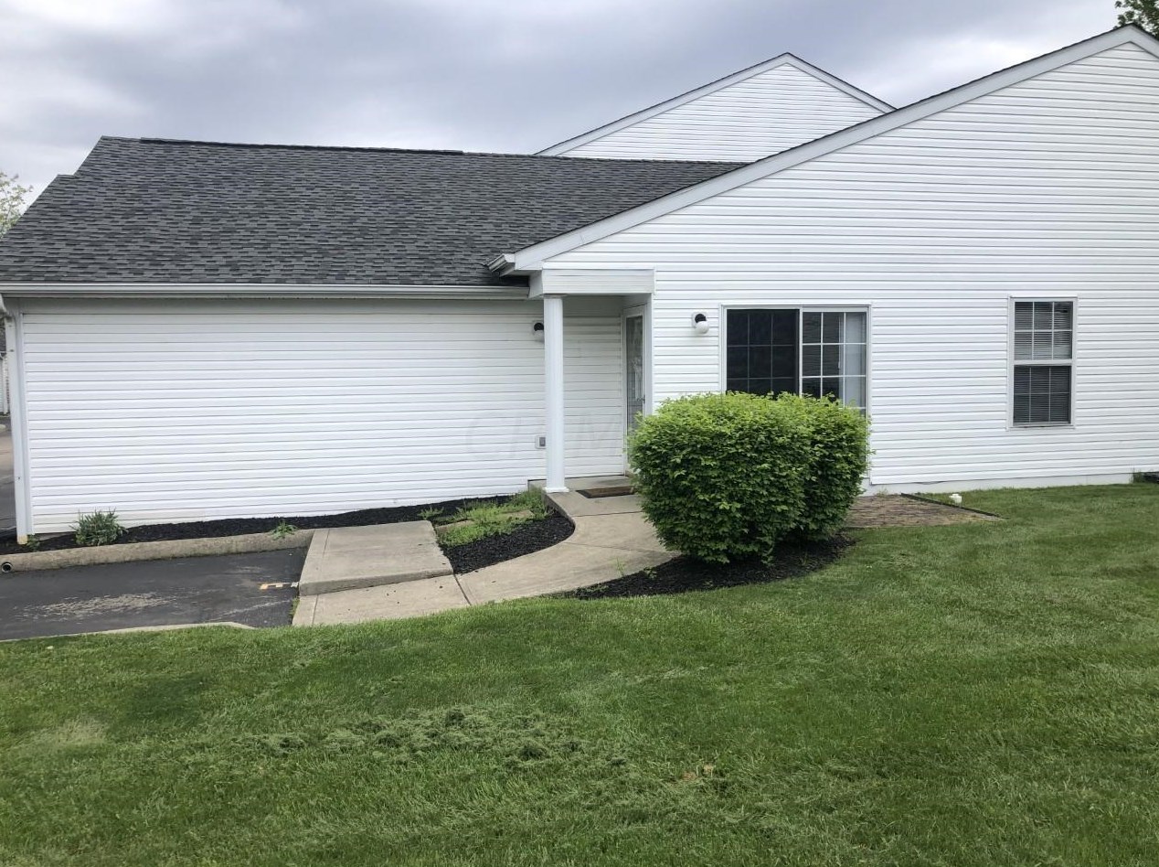 4653 Hobson Dr, Columbus, OH 43228-6483