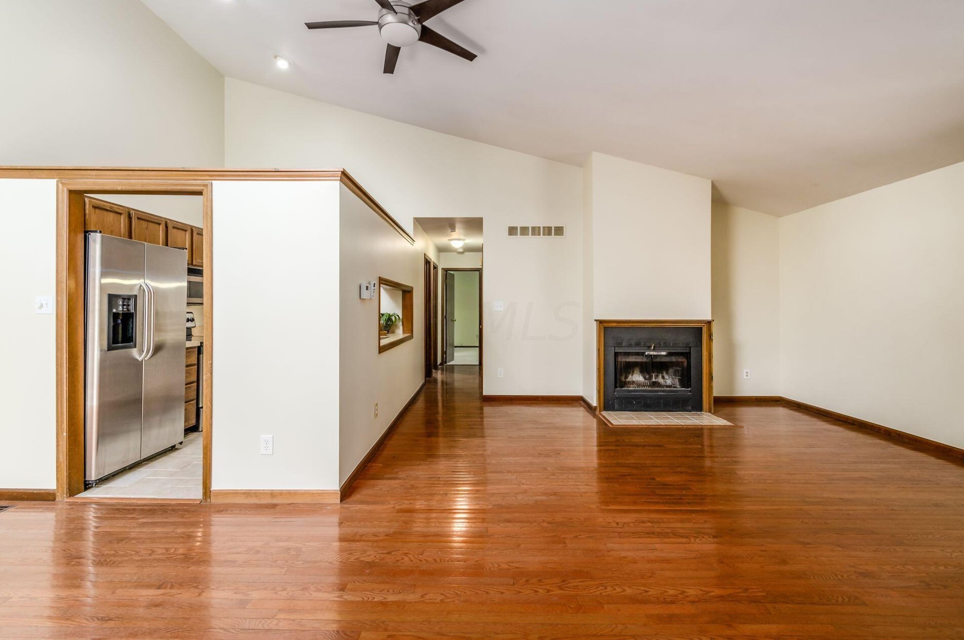 3111 Rivermill Dr, Columbus, OH 43220-2258