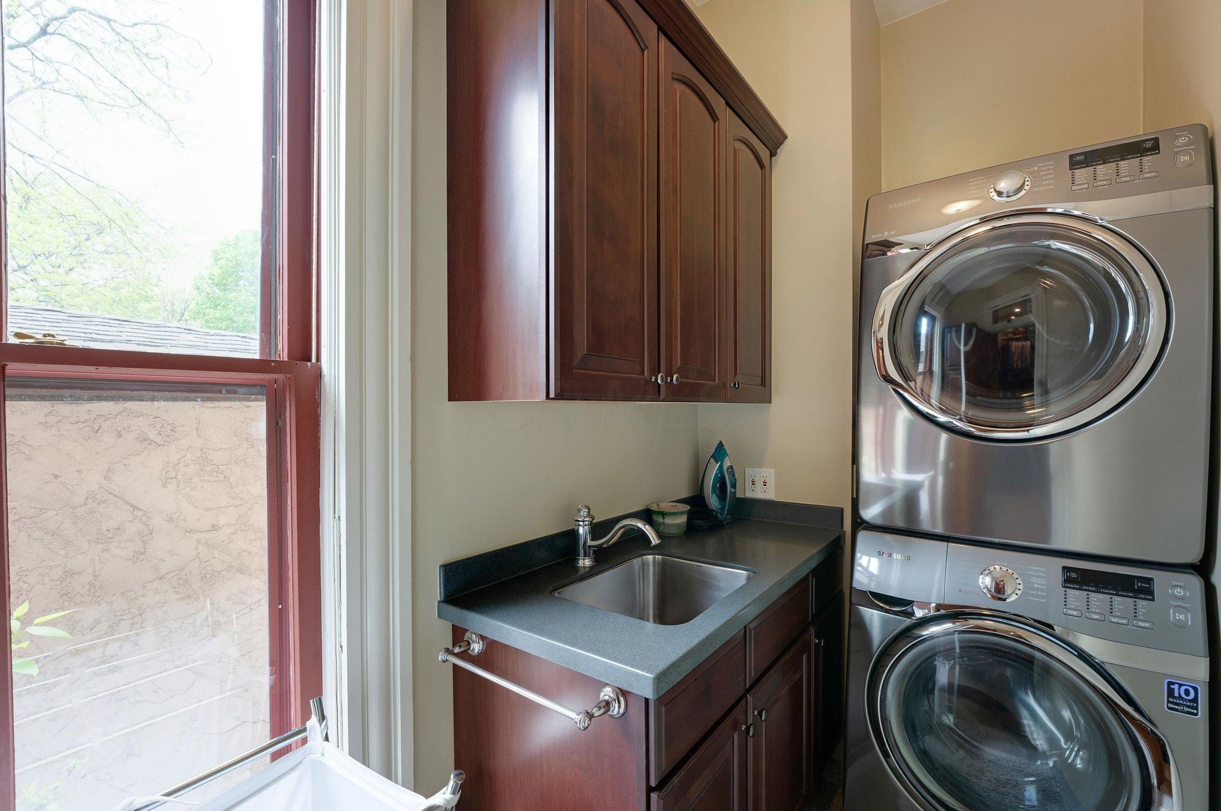 29 1st Ave, Columbus OH 43201-3389 exterior