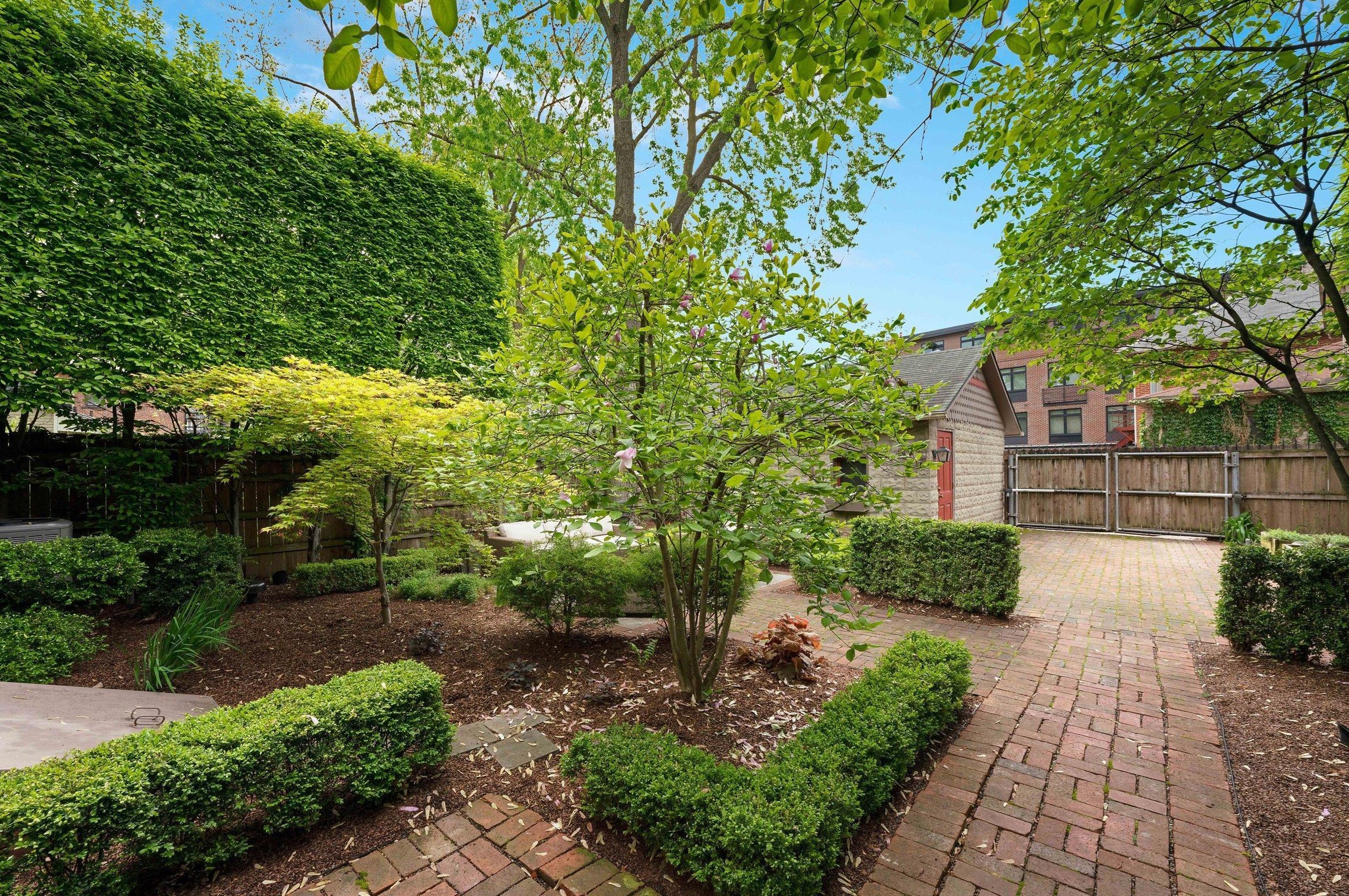 29 1st Ave, Columbus OH 43201-3389 exterior