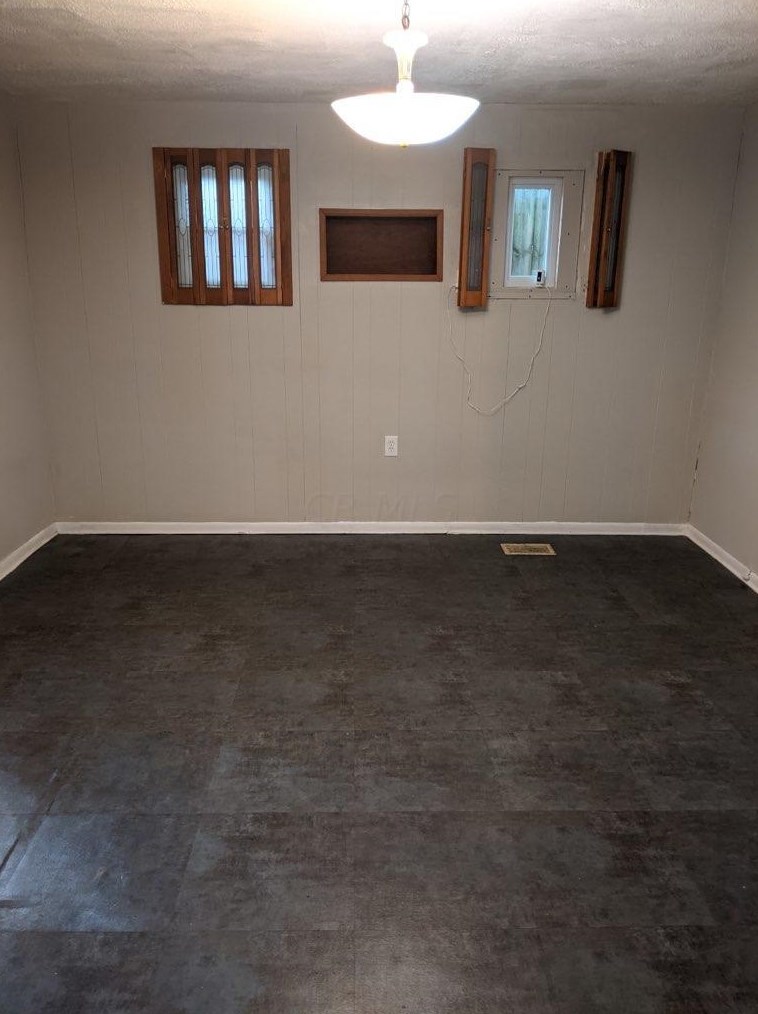 178 Roys Ave, Columbus, OH 43204-2635