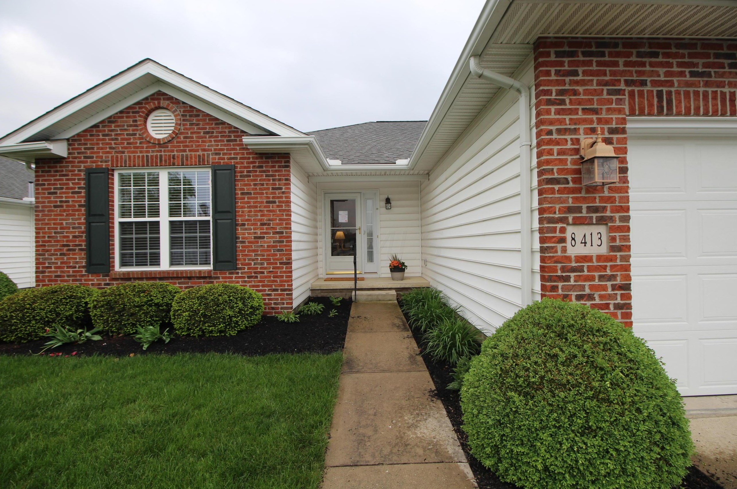 8413 Country View Ln, Plain City, OH 43064-8401