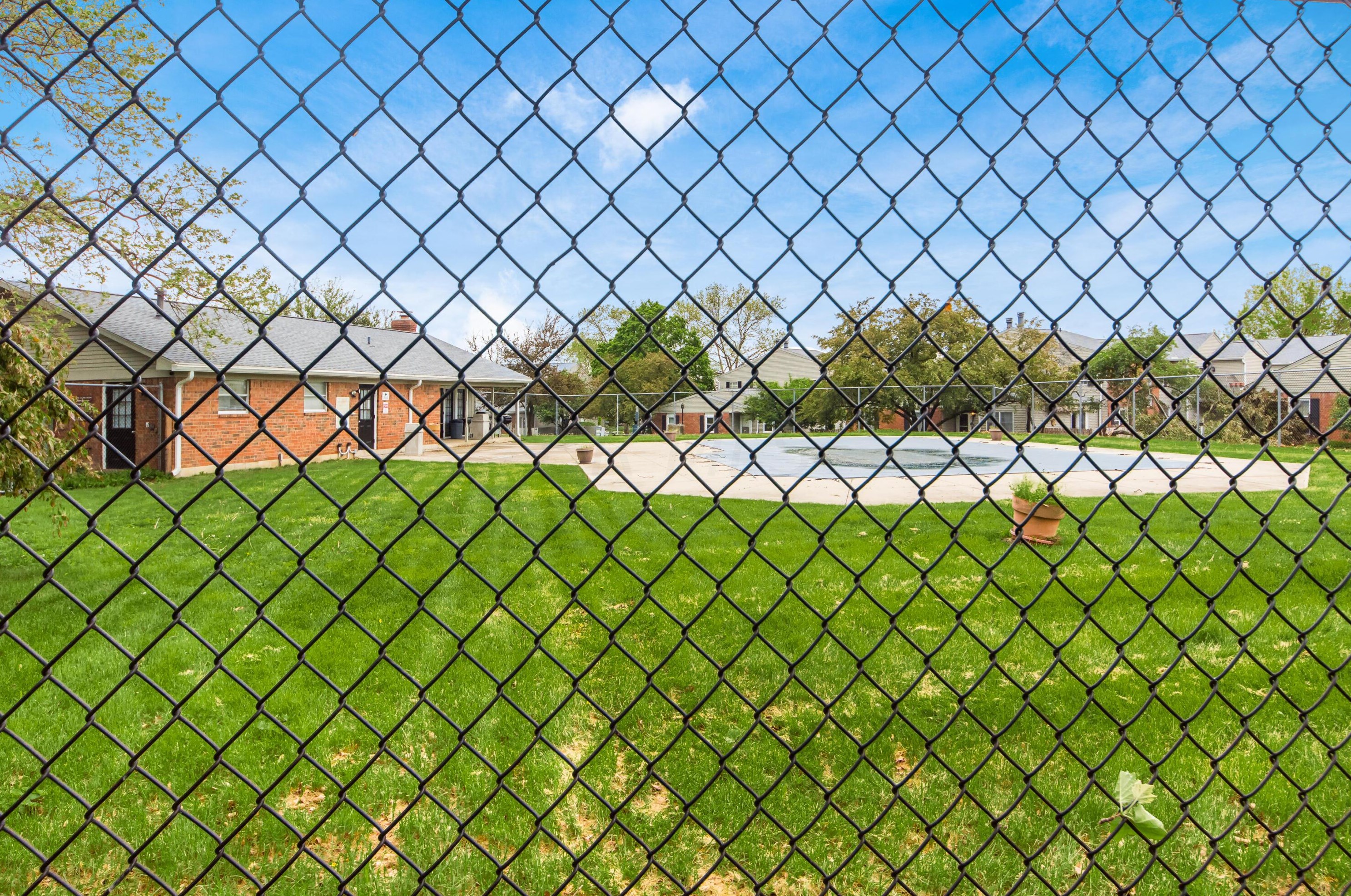 2566 Home Acre Dr, Columbus OH  43231-1603 exterior