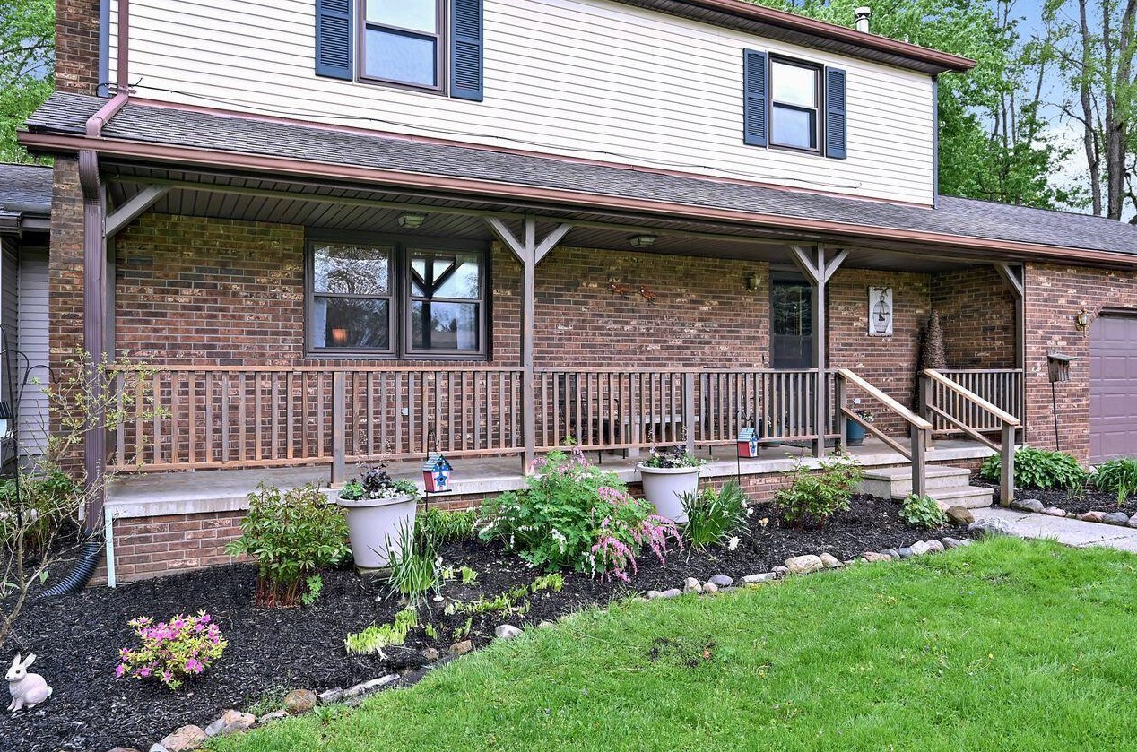 12008 Woodview Ln, Fredricktwn, OH 43019-9071