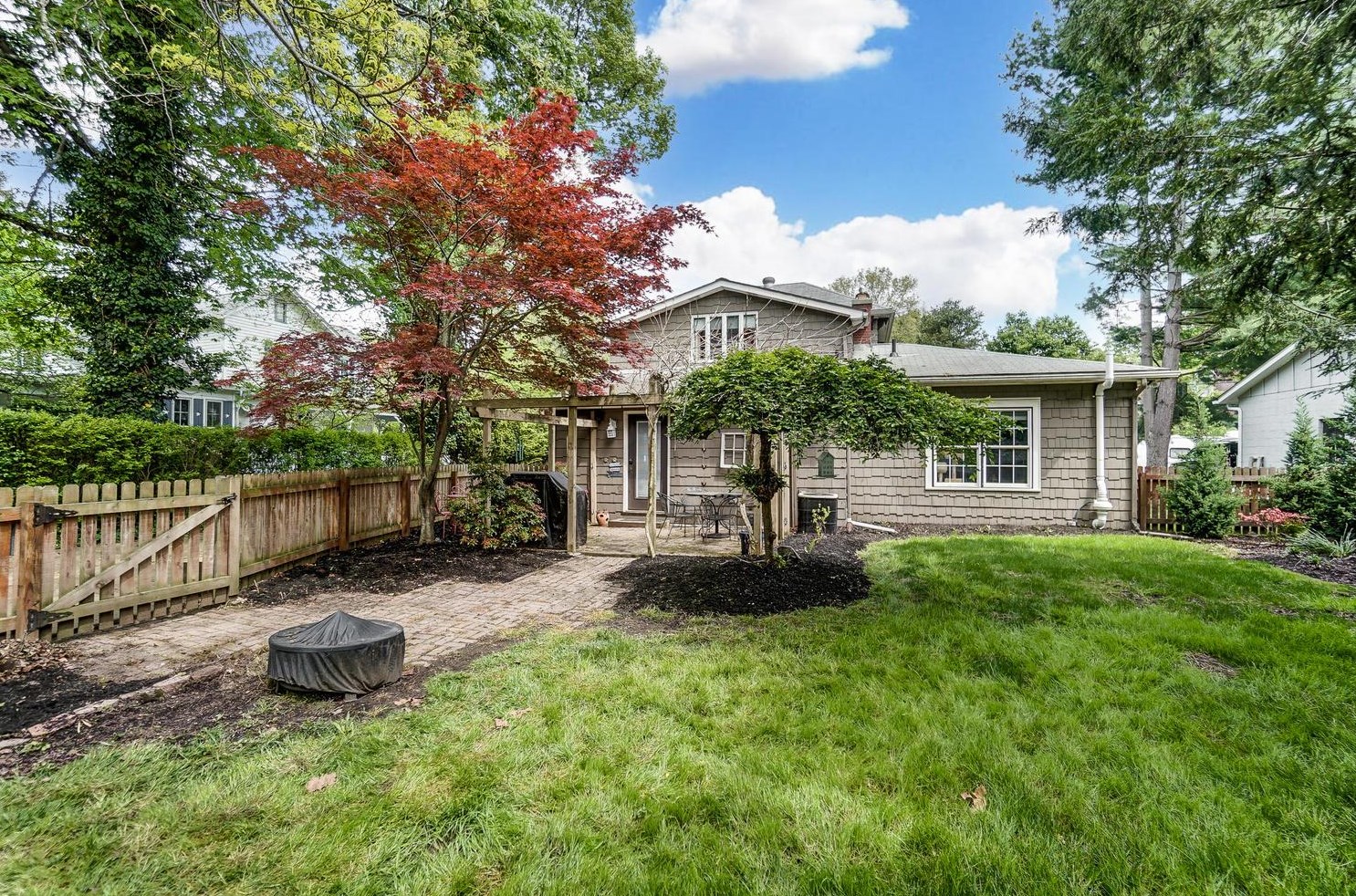 335 Summit St, Granville OH  43023-1345 exterior