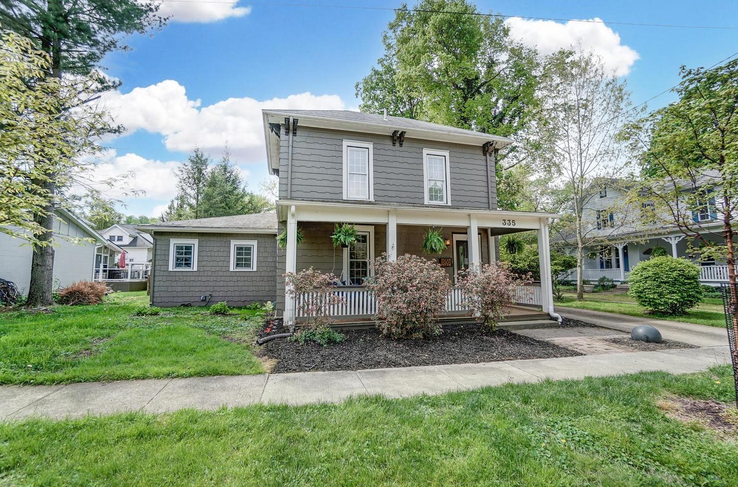 335 Summit St, Granville OH  43023-1345 exterior