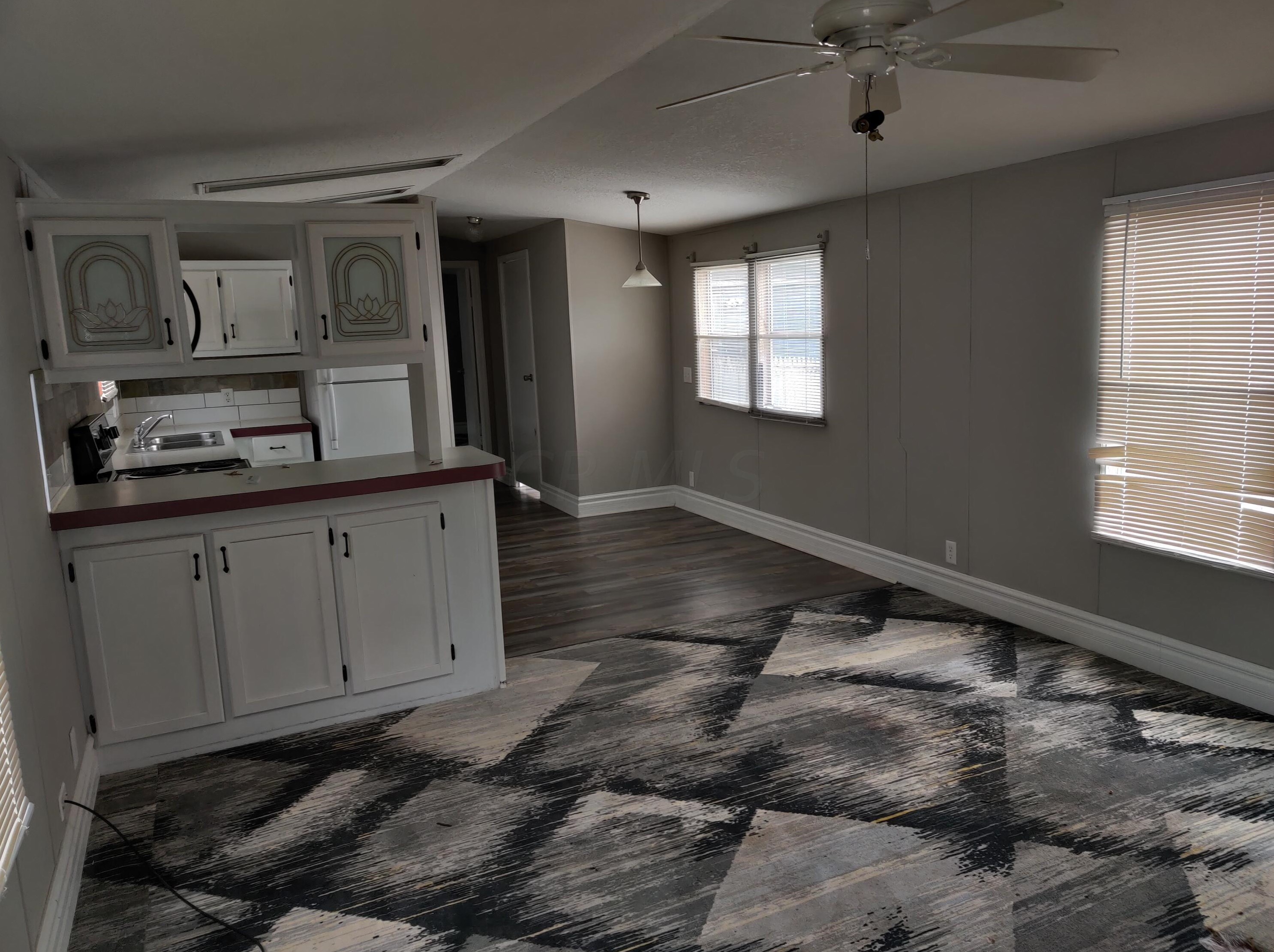 755 Stelzer Rd, Columbus, OH 43219-5710