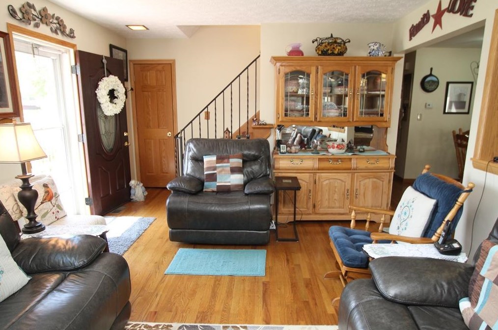 222 Southgate Dr, Columbus, OH 43207-3745