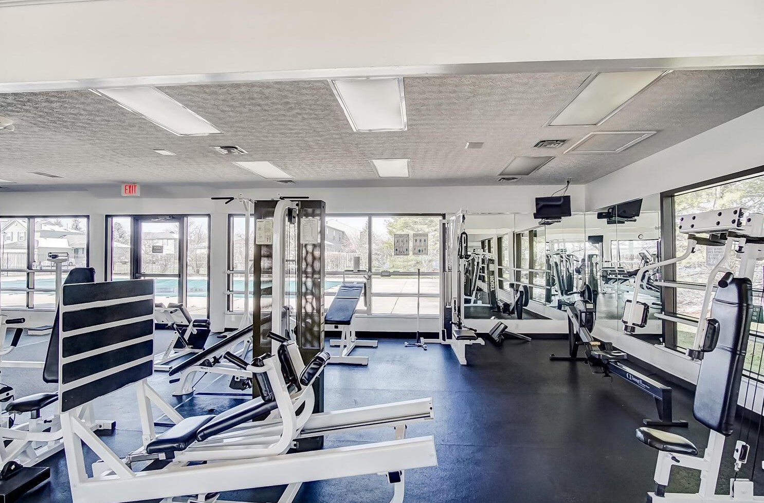 5377 Hamilton Rd, Columbus OH 43230-6343 exterior