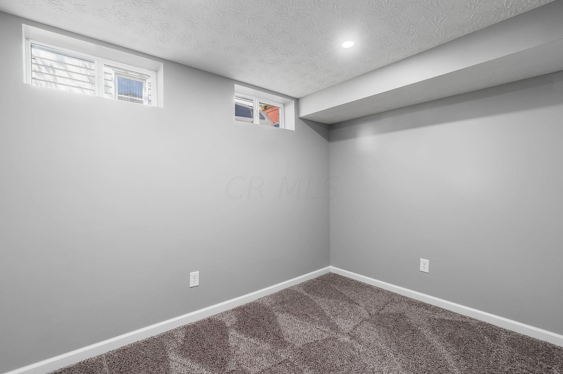 2040 Fenton St, Columbus OH  43224-1366 exterior