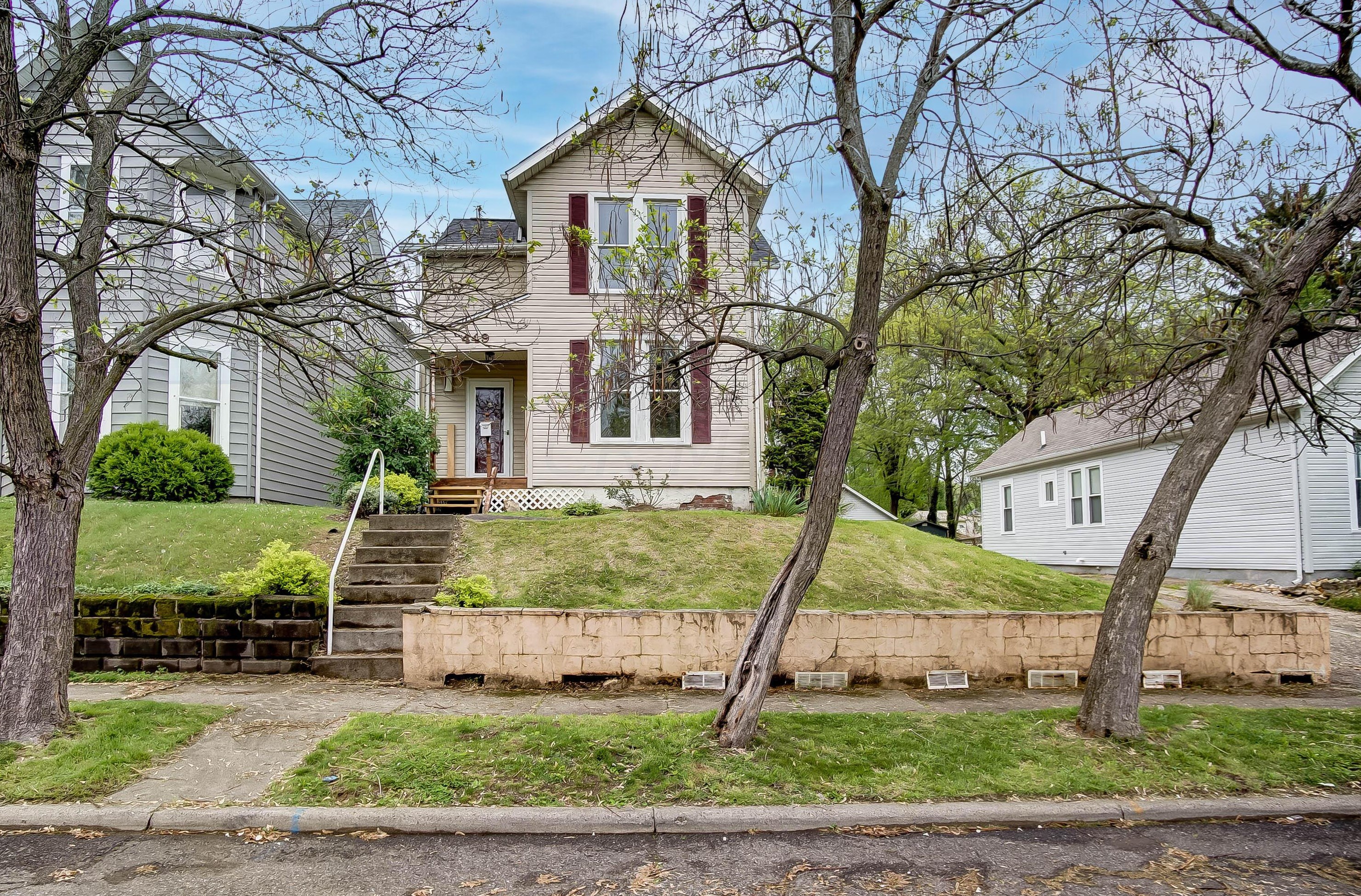 449 Sheridan St, Zanesville, OH 43701