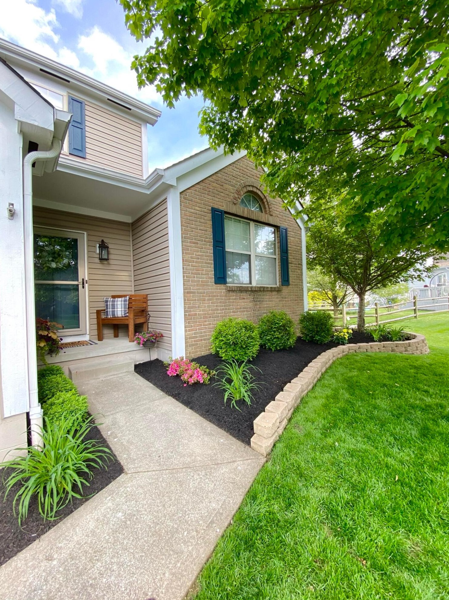 488 Springwood Lake Dr, Columbus, OH 43230-7005