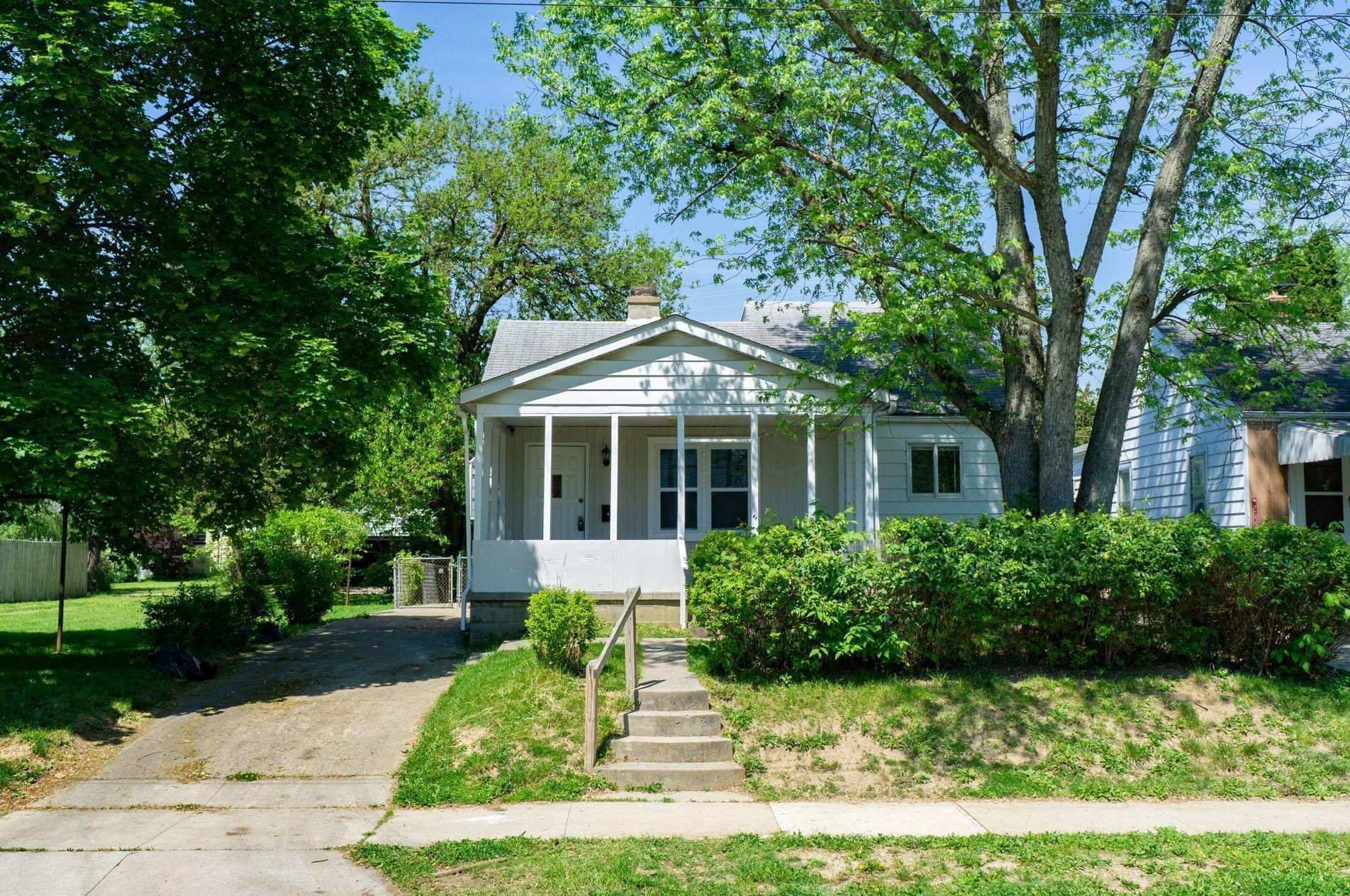 2603 Azelda St, Columbus, OH 43211-1125