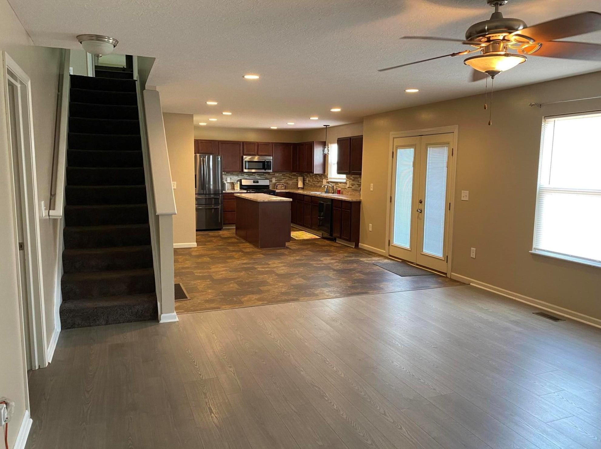 1098 Gartner Ct, Columbus OH  43207-1199 exterior