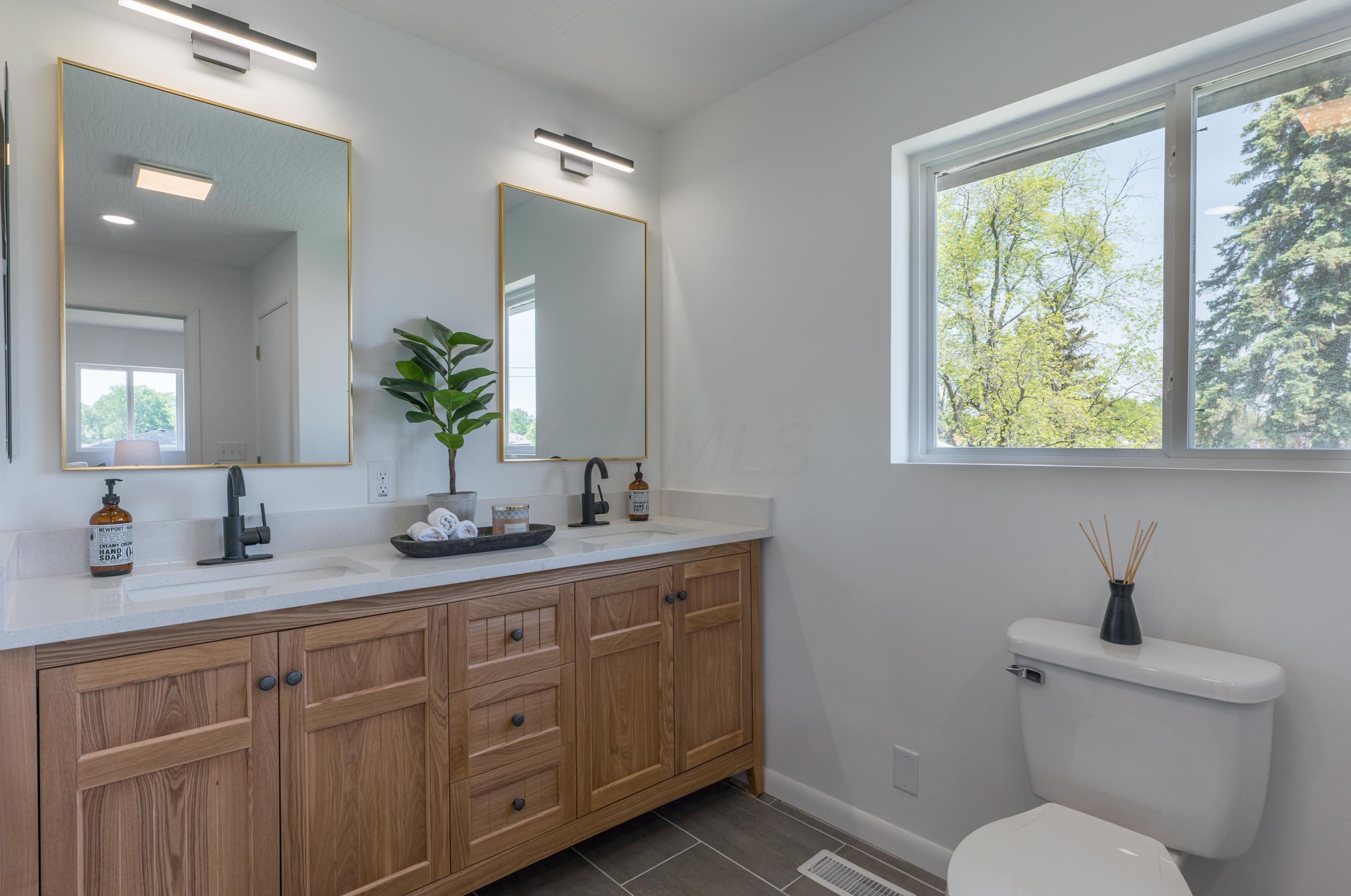 1759 Weiler Ave, Columbus OH  43207-1575 exterior