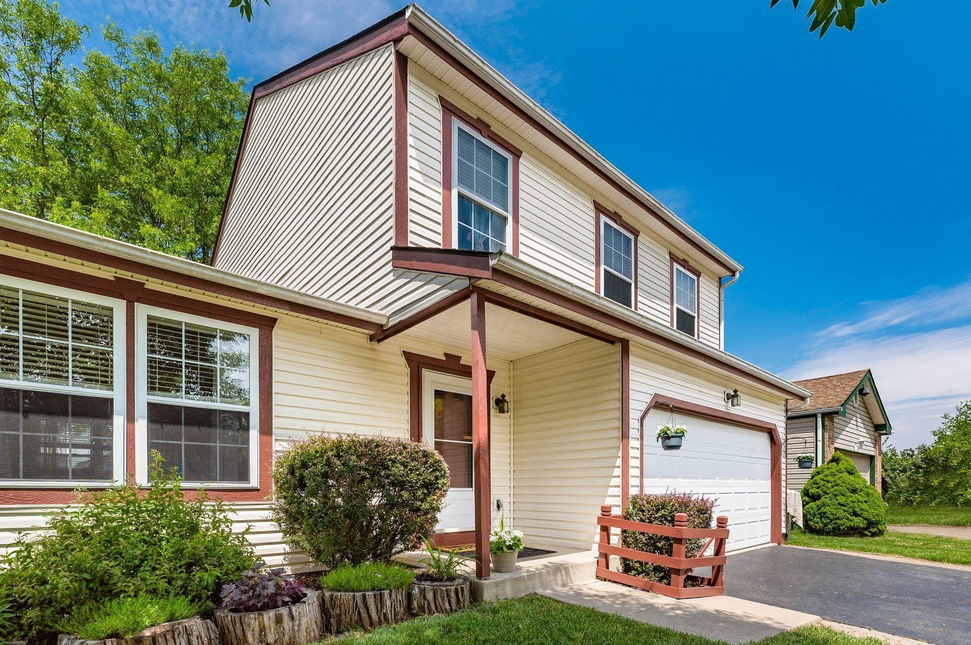 4259 Oak Mill Dr, Columbus, OH 43207-6031