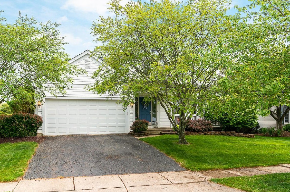 6807 Shadow Dr, Westerville, OH 43081-8293
