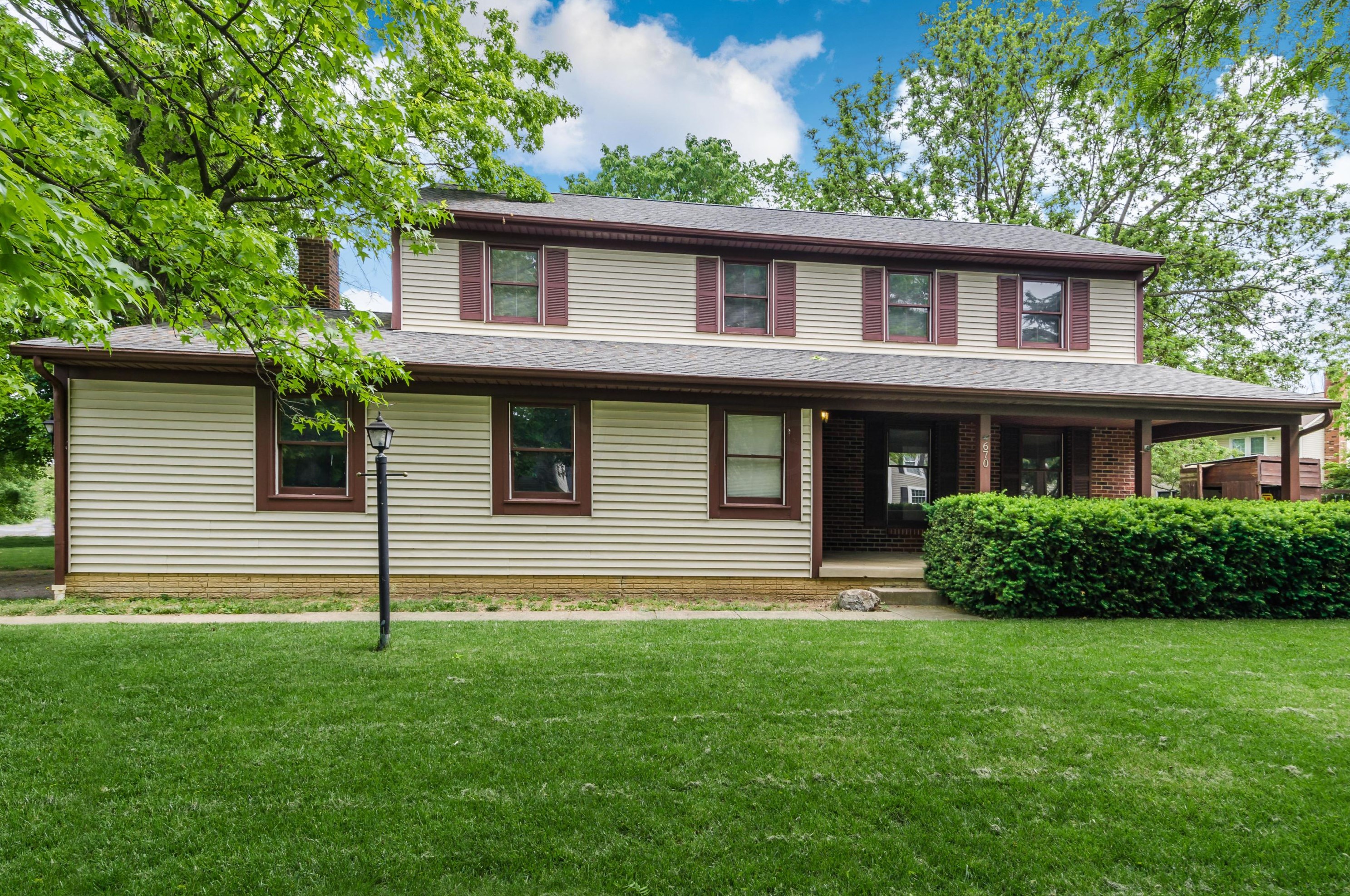 670 Suntree Dr, Westerville, OH 43081-5013