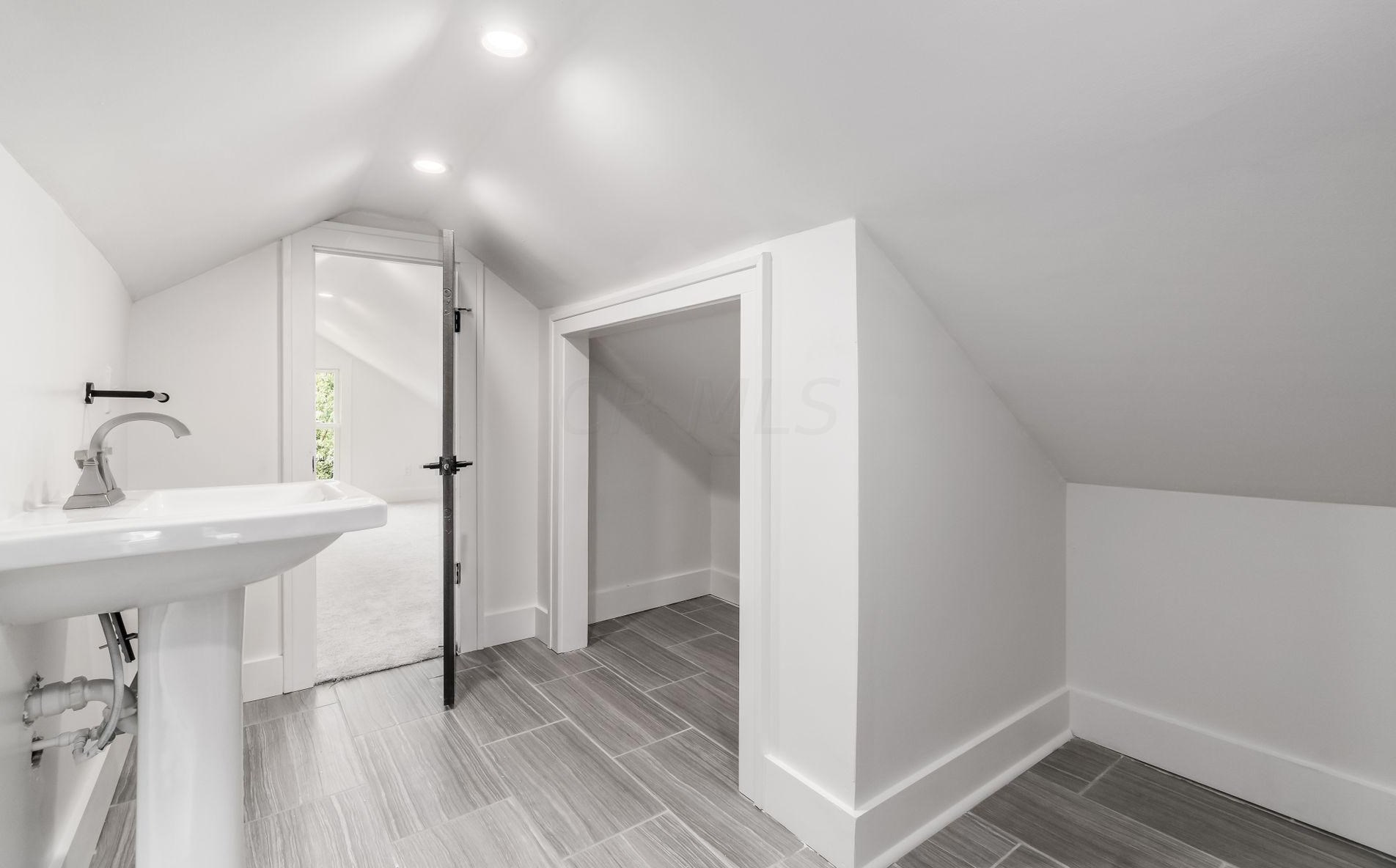 46 Welch Ave, Columbus OH 43207-2007 exterior