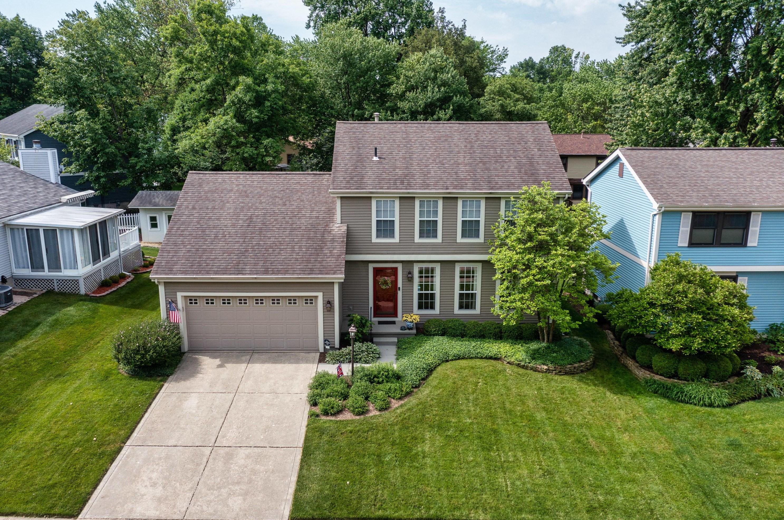 593 Indian Summer Dr, Columbus, OH 43214-1800