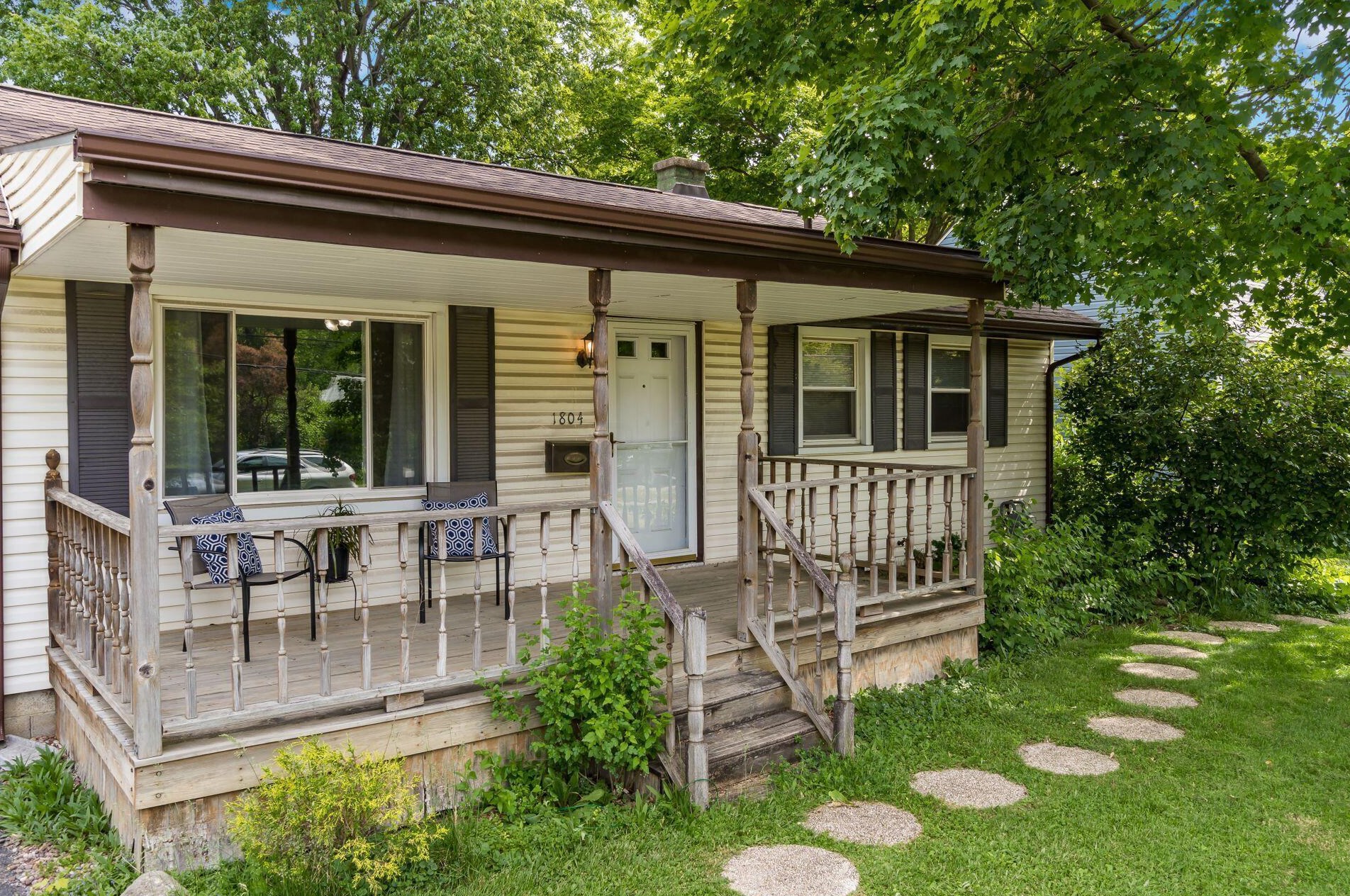 1804 Cooke Rd, Columbus, OH 43224-2223