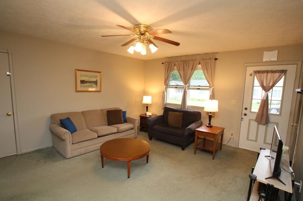 24 5th Ave, Mount Sterling, OH 43143-1177