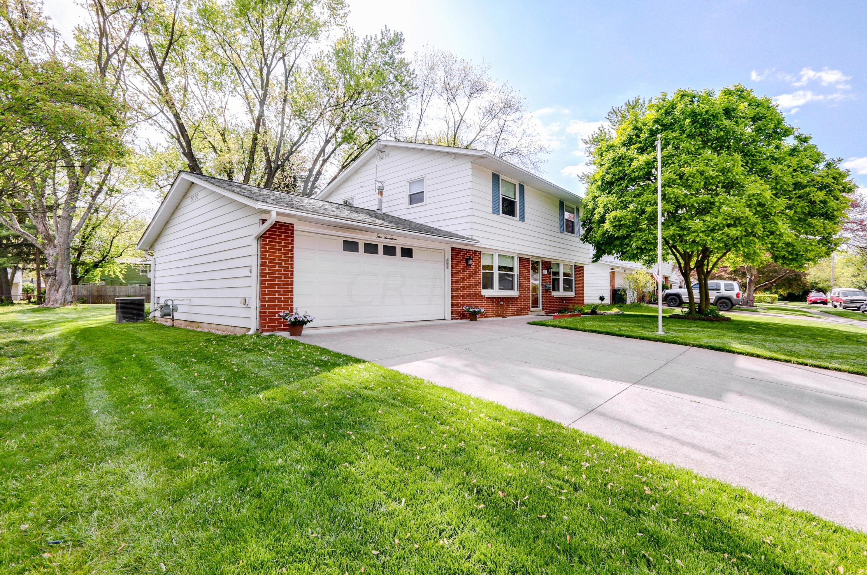 417 Revere Ct, Columbus, OH 43228-1332