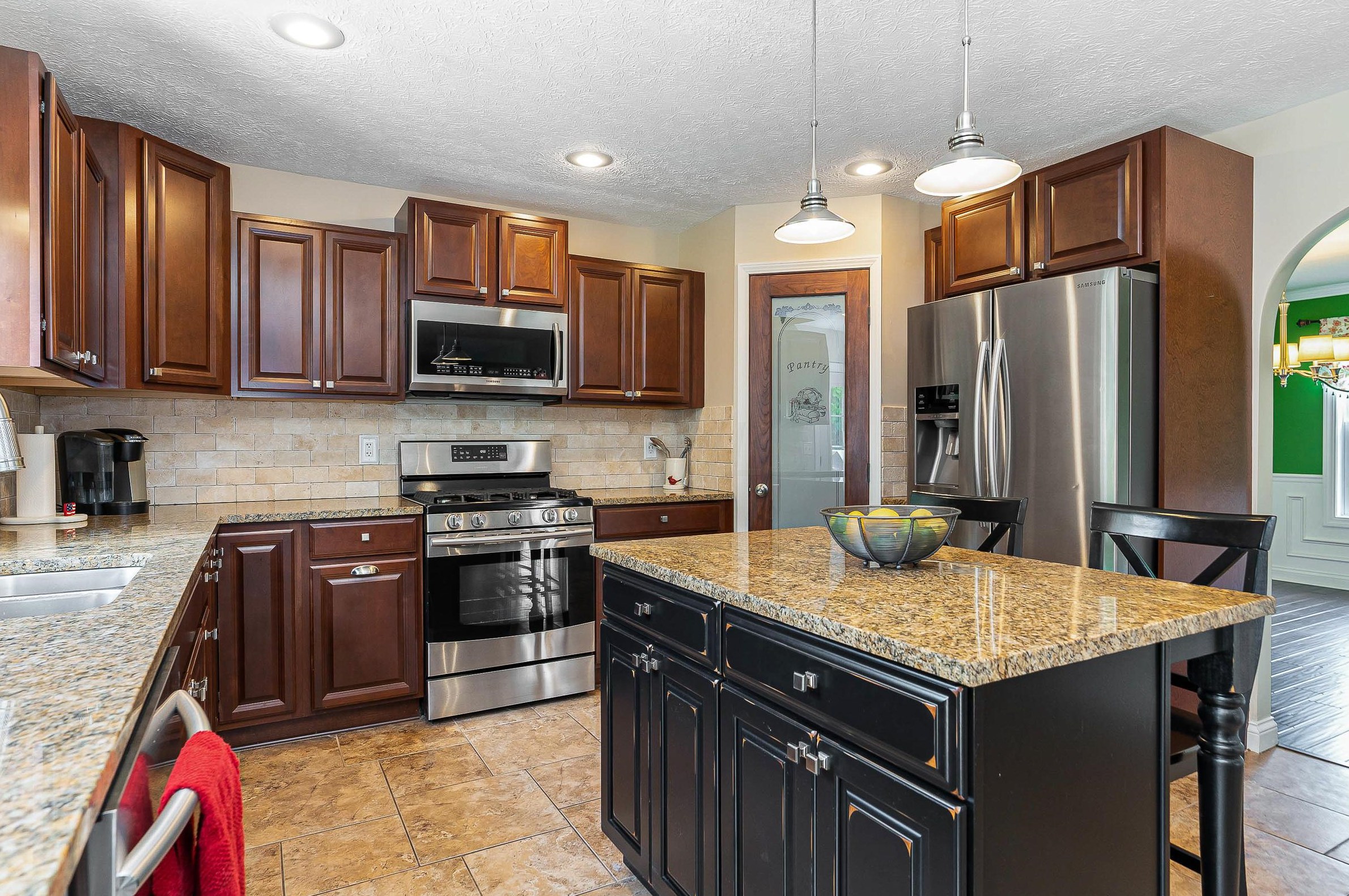 552 Adrian Dr, Delaware, OH 43015-3096