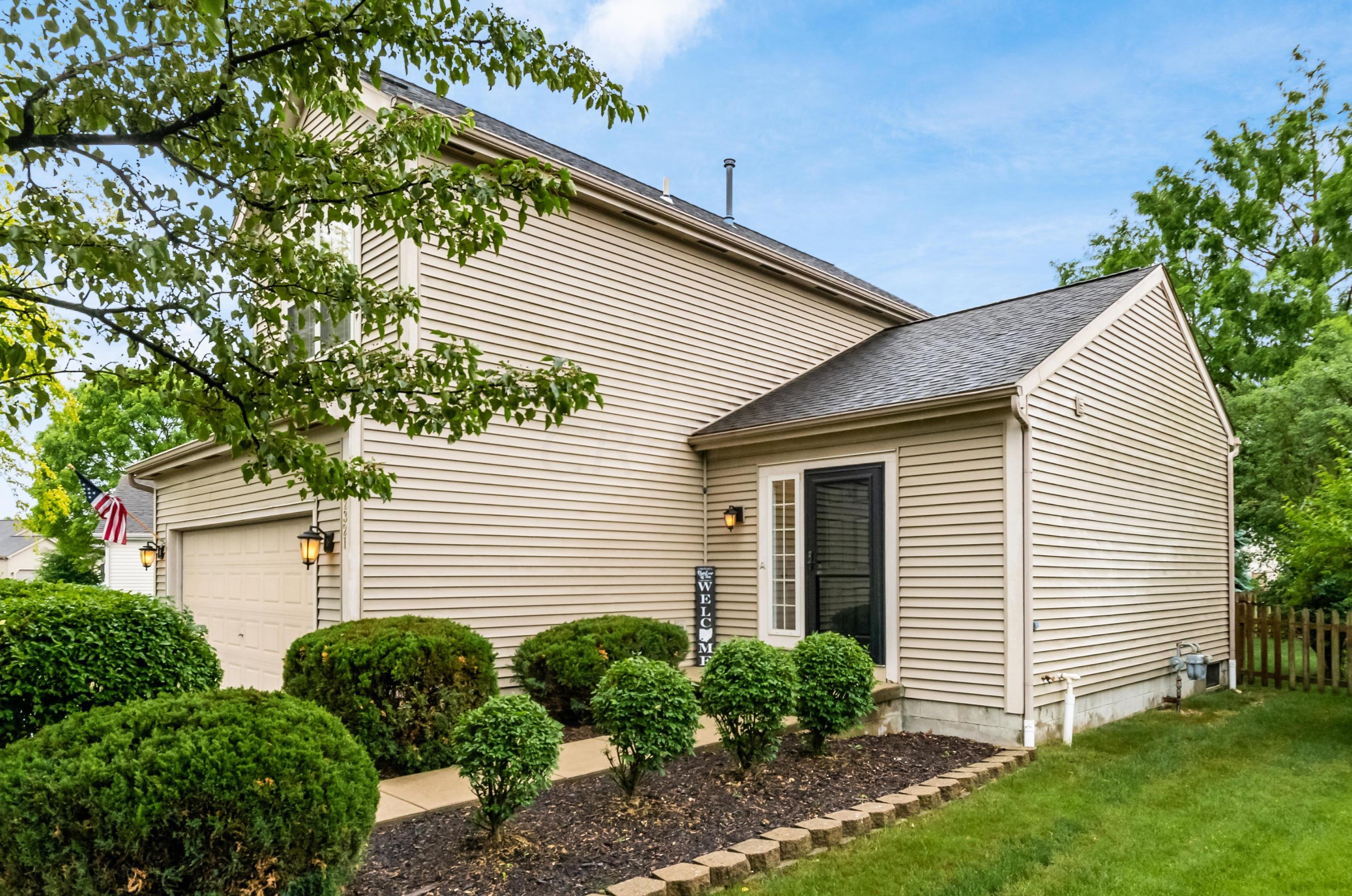 2321 Hetter St, Columbus, OH 43228-9017