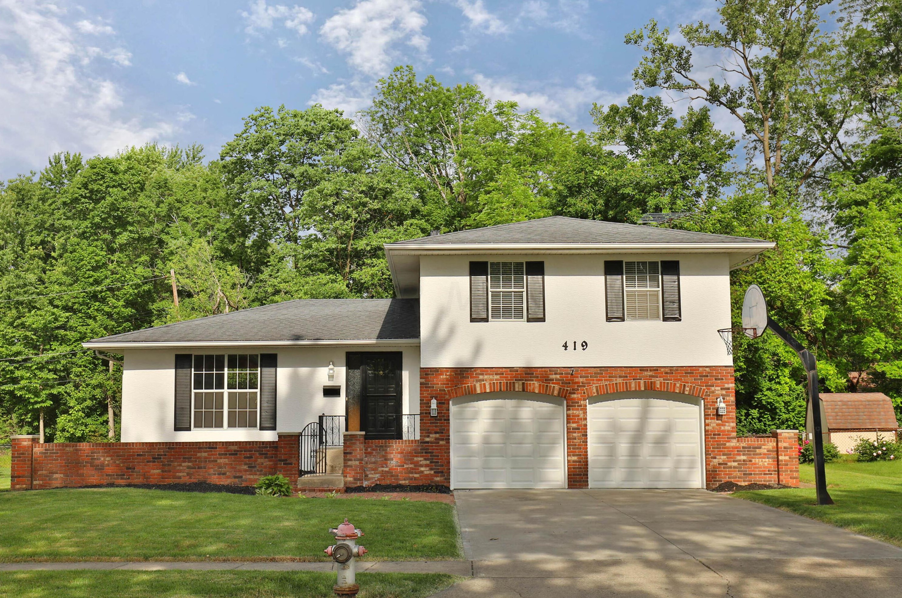 419 Lyncroft Dr, Columbus, OH 43230-2645