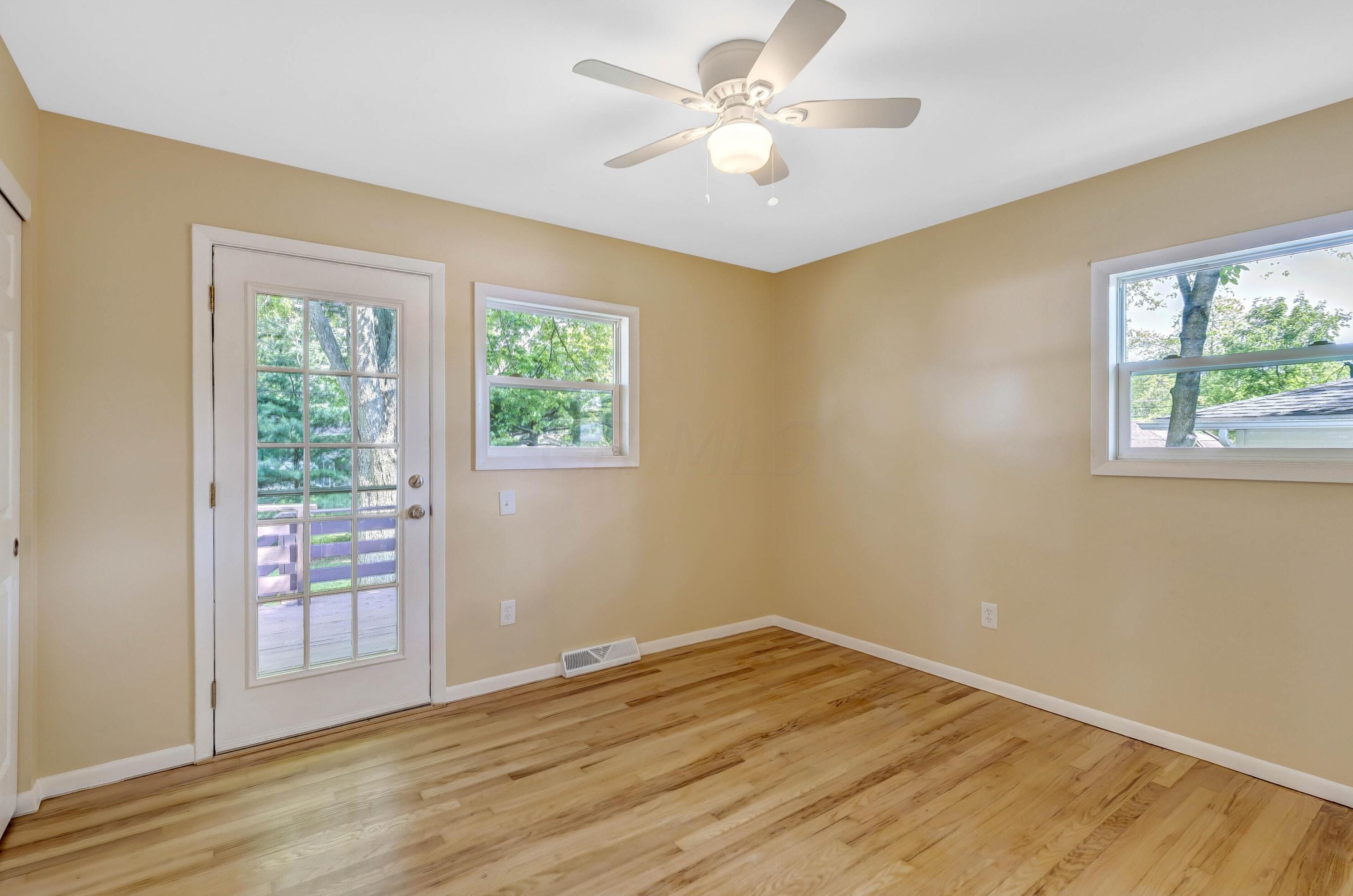 6480 Karl Rd, Columbus OH  43229-1370 exterior