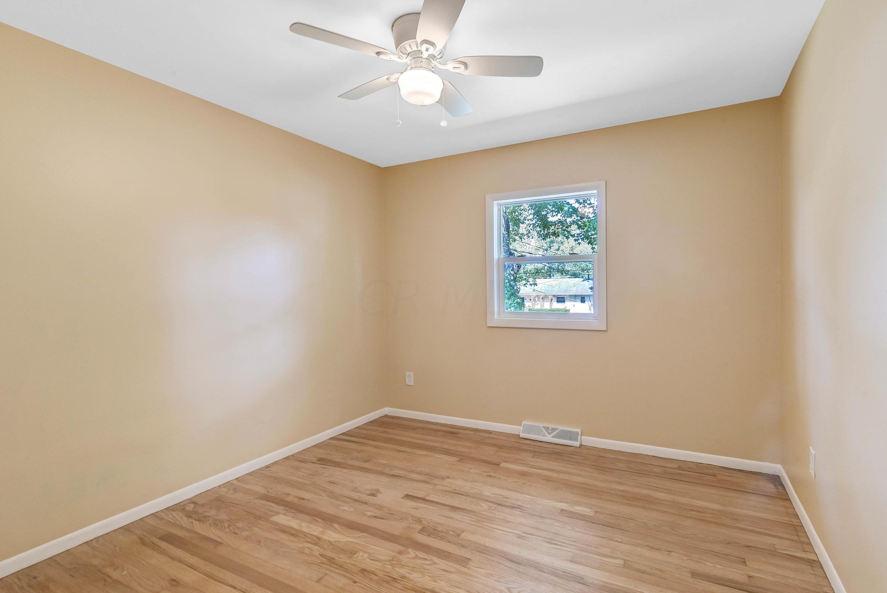 6480 Karl Rd, Columbus OH  43229-1370 exterior