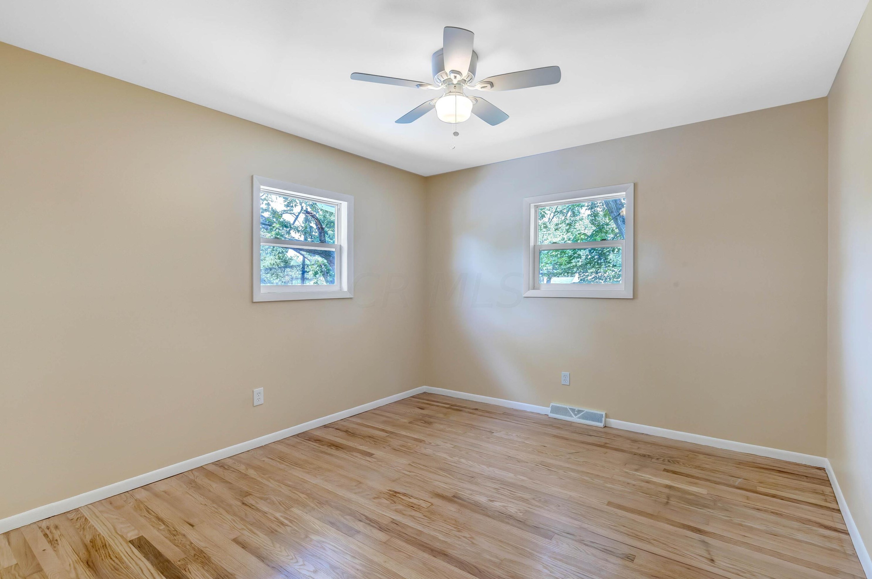 6480 Karl Rd, Columbus OH  43229-1370 exterior