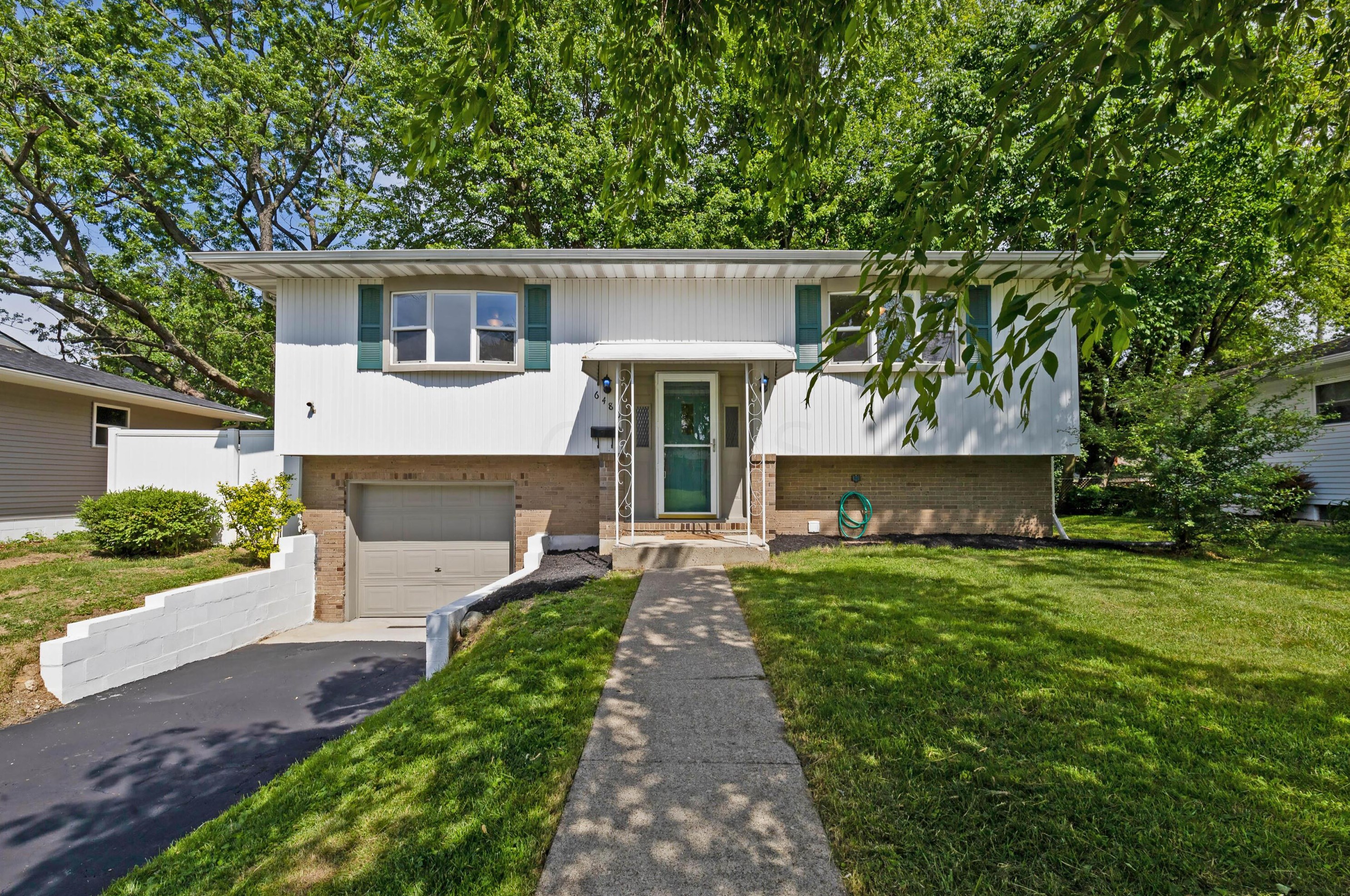 6480 Karl Rd, Columbus OH  43229-1370 exterior