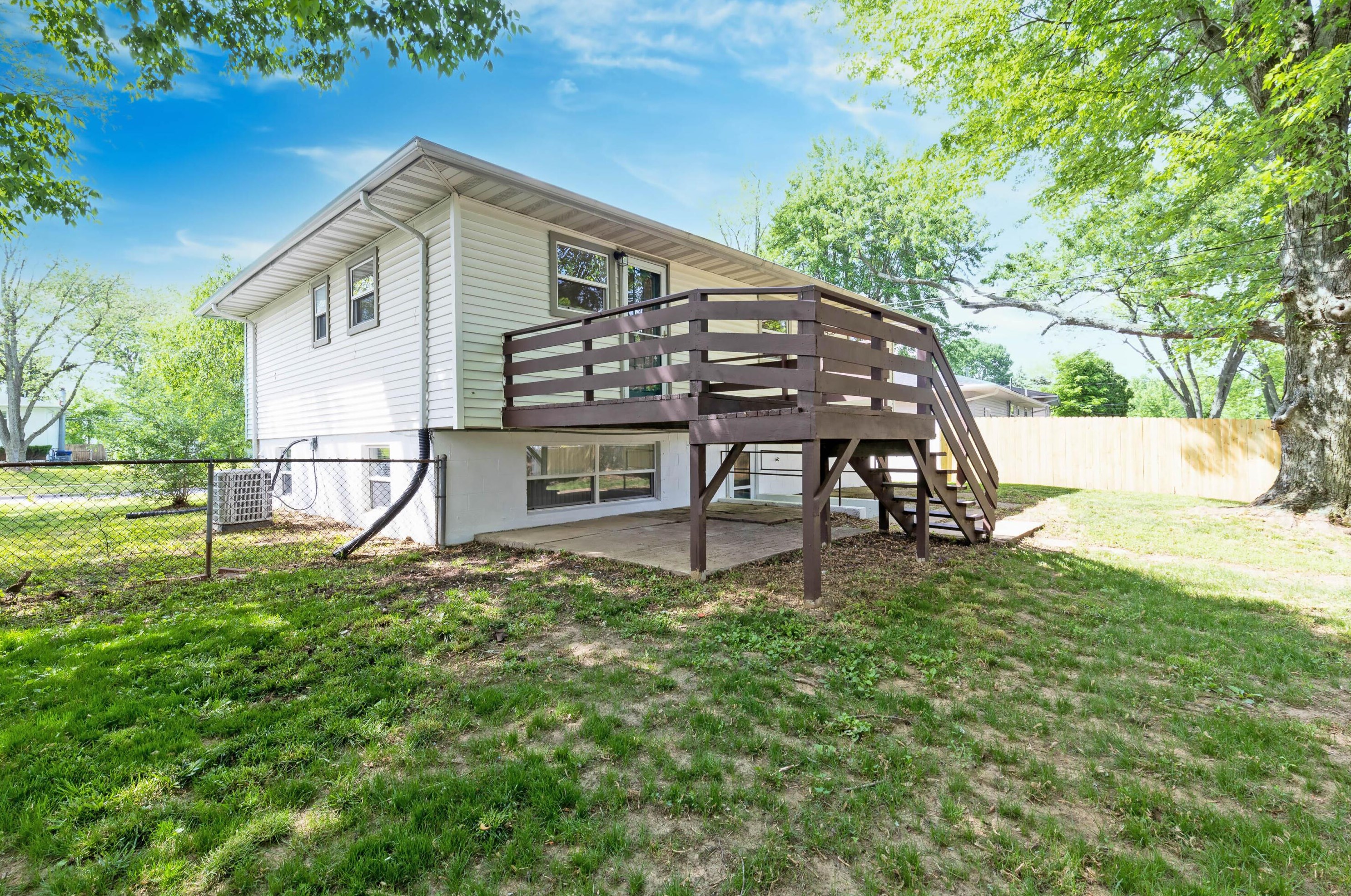 6480 Karl Rd, Columbus OH  43229-1370 exterior