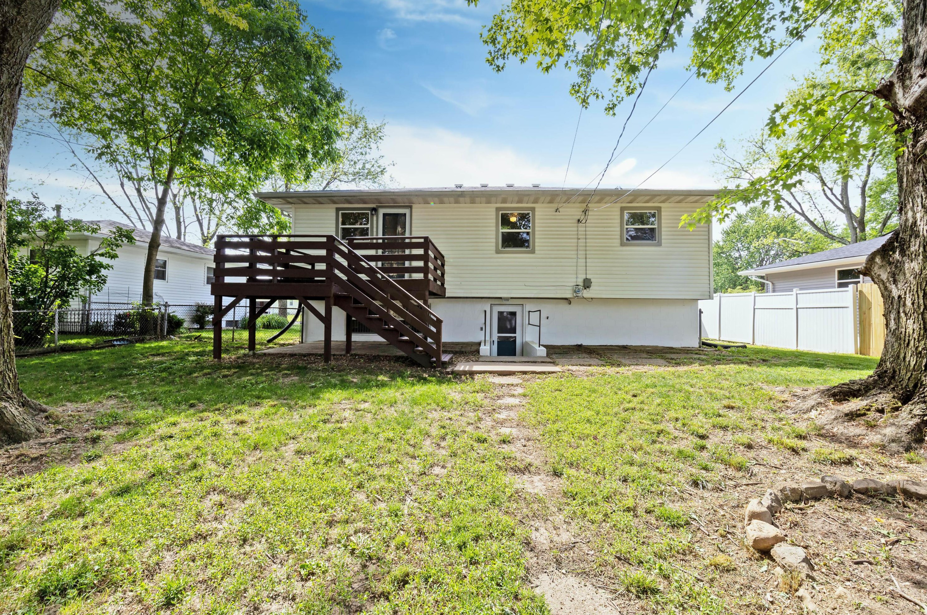 6480 Karl Rd, Columbus OH  43229-1370 exterior