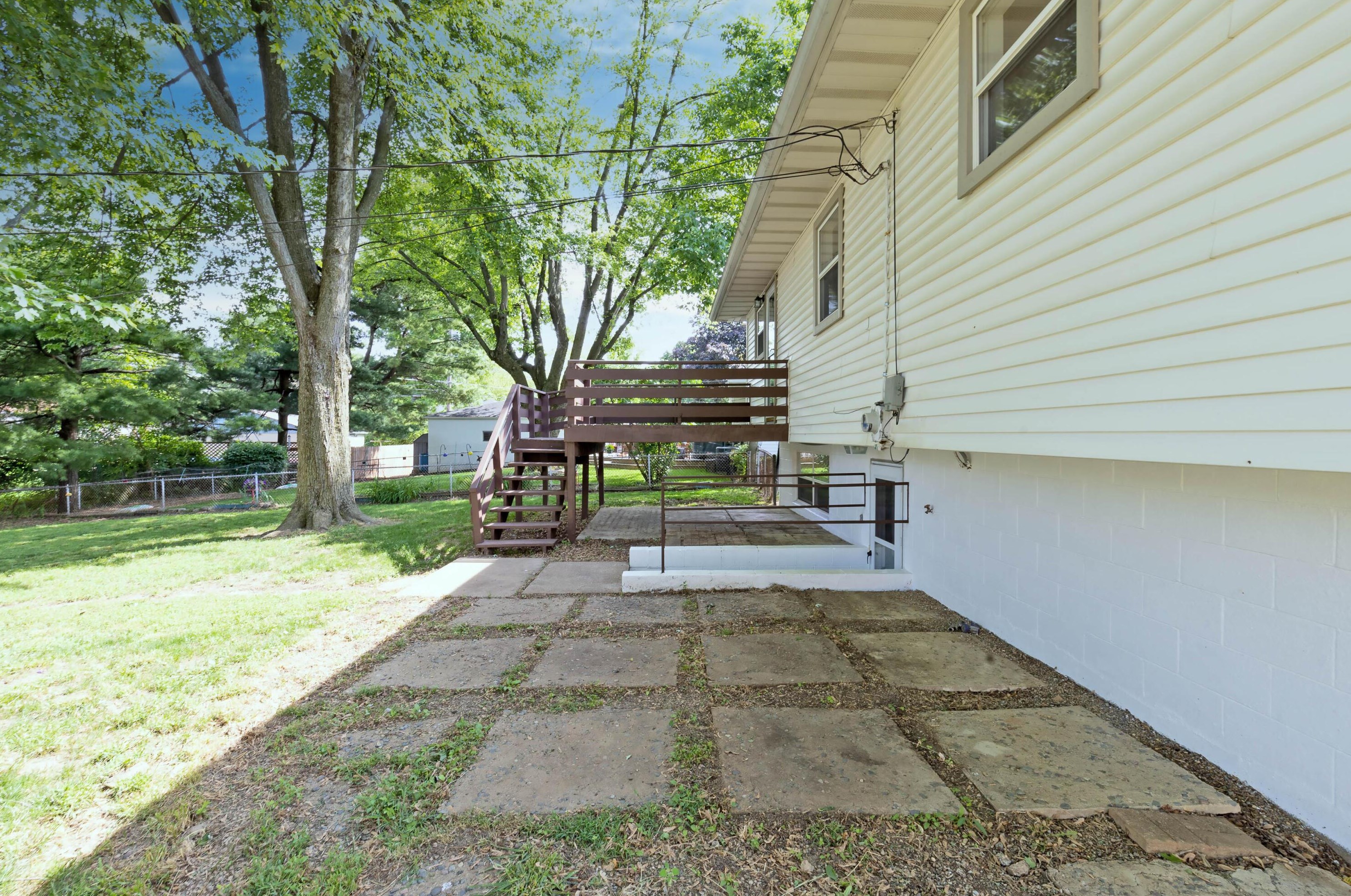 6480 Karl Rd, Columbus OH  43229-1370 exterior