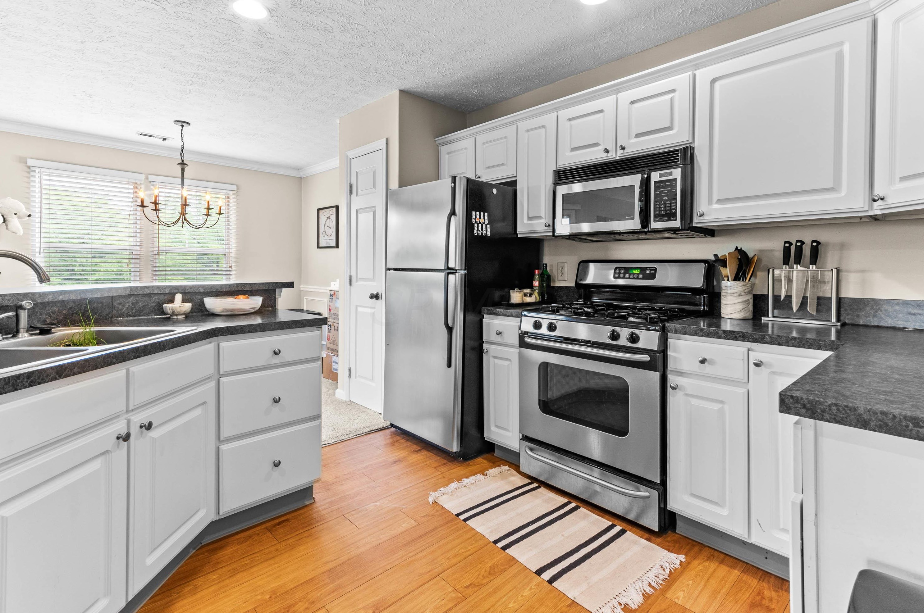 3456 Fishinger Mill Dr, Hilliard OH 43026-9307 exterior