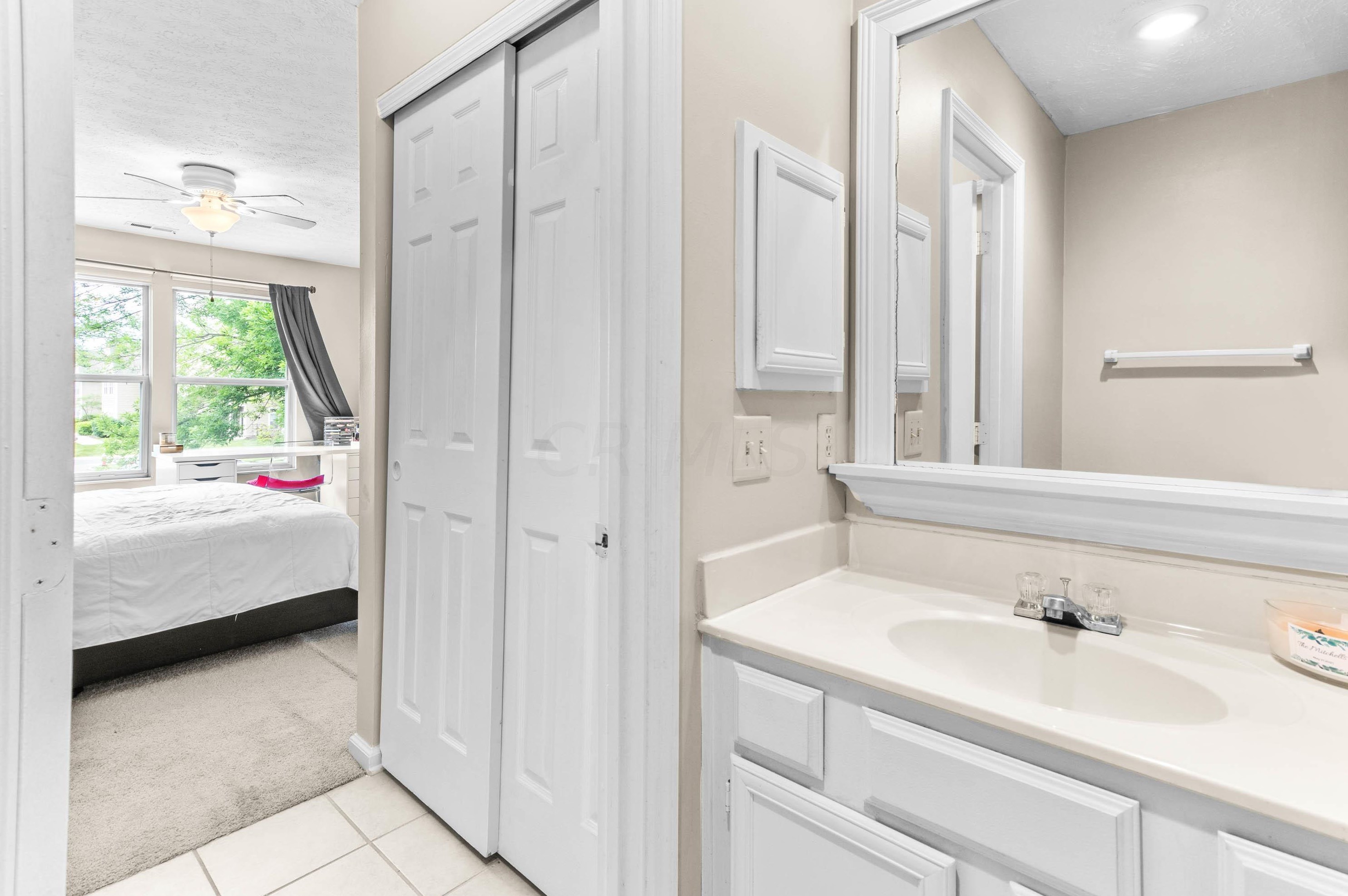 3456 Fishinger Mill Dr, Hilliard OH 43026-9307 exterior