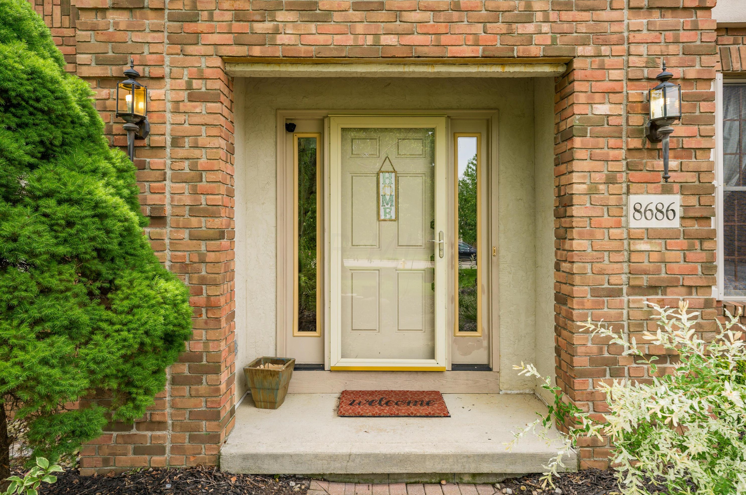 8686 Bunch Flower Ct, Westerville, OH 43082-8237