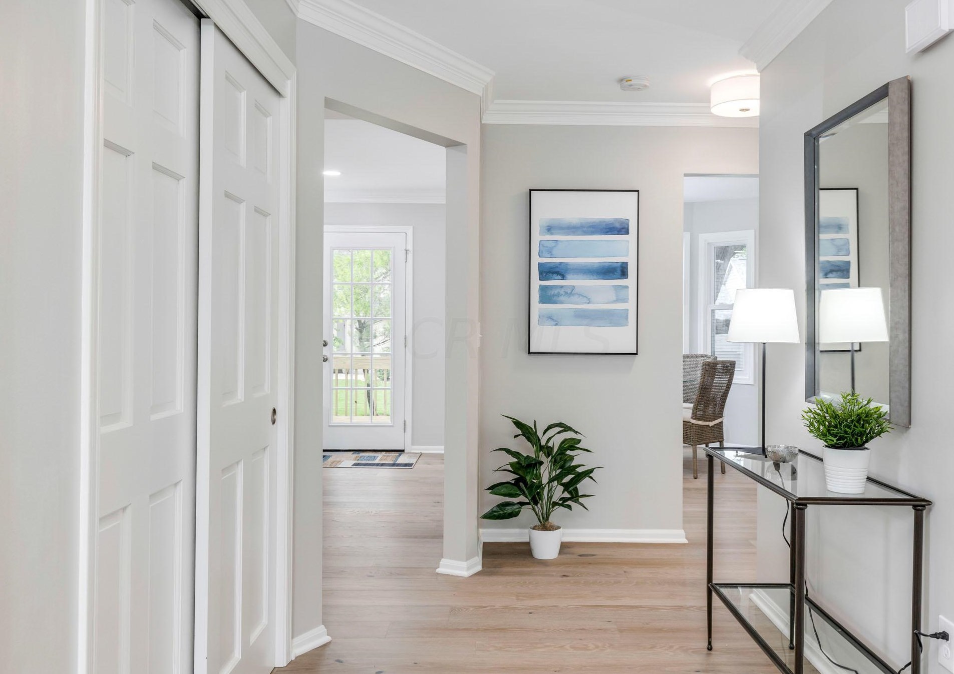 1431 Linbrook Ct, Columbus OH  43235-5132 exterior