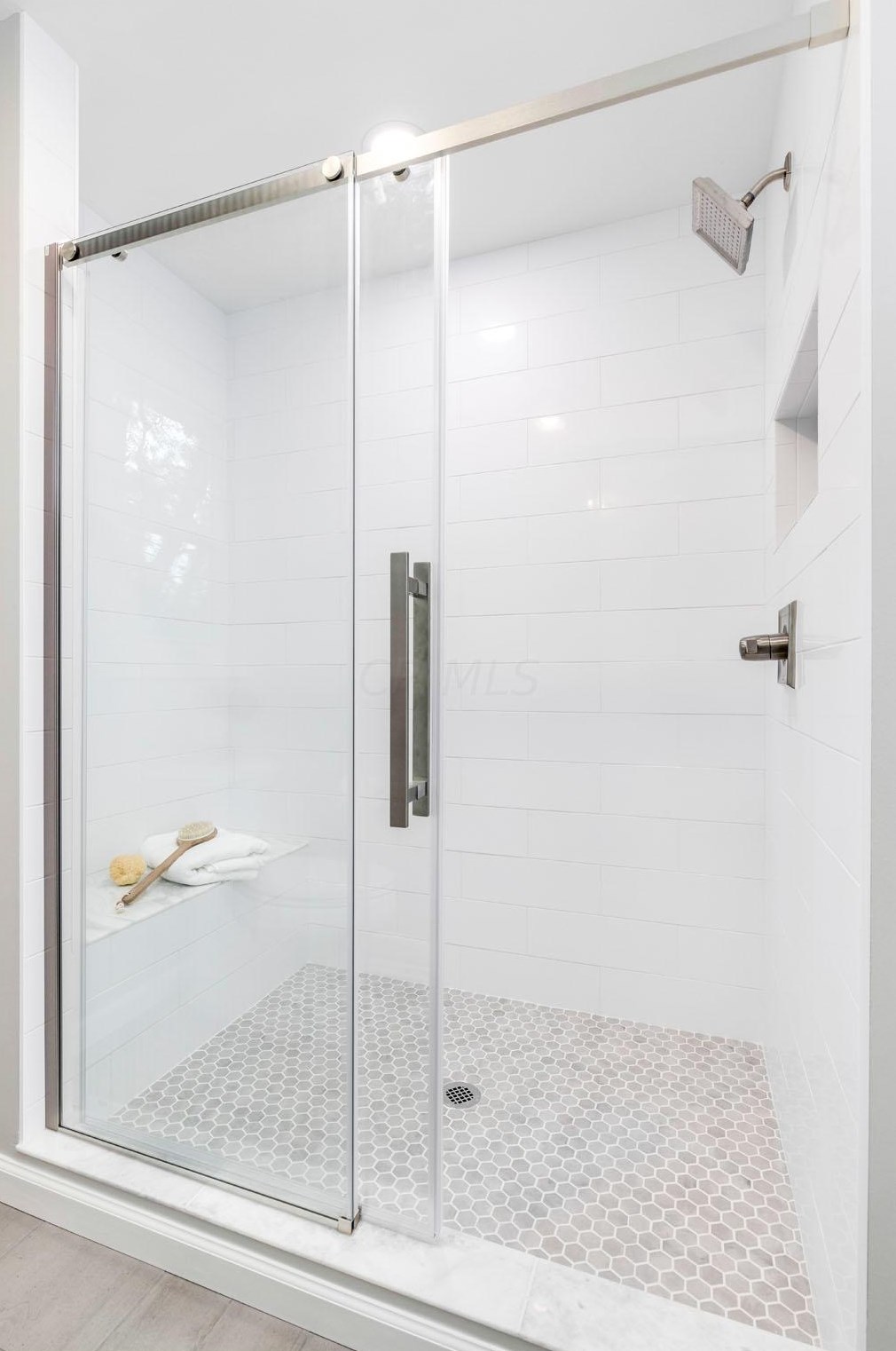 1431 Linbrook Ct, Columbus OH  43235-5132 exterior