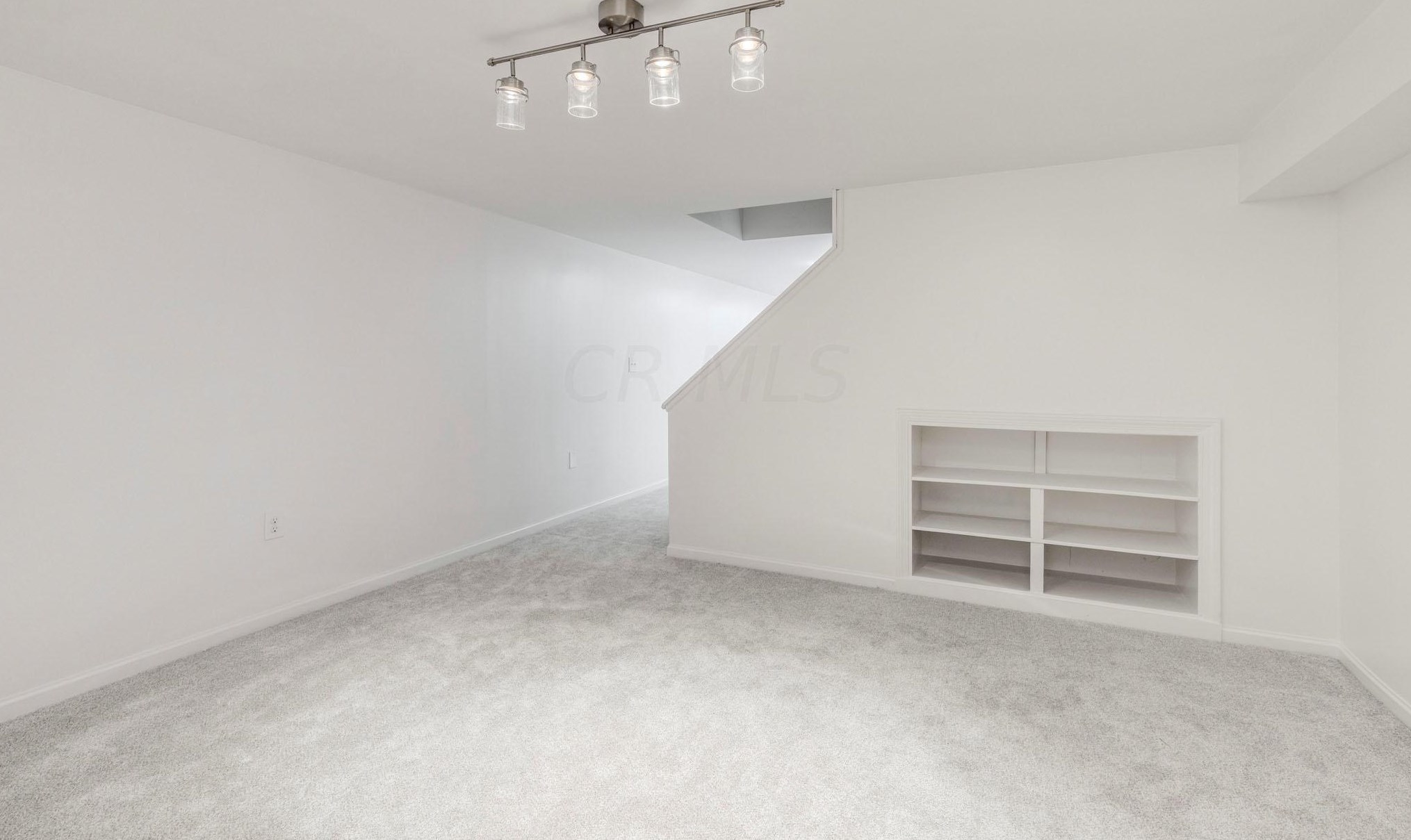 1431 Linbrook Ct, Columbus OH  43235-5132 exterior