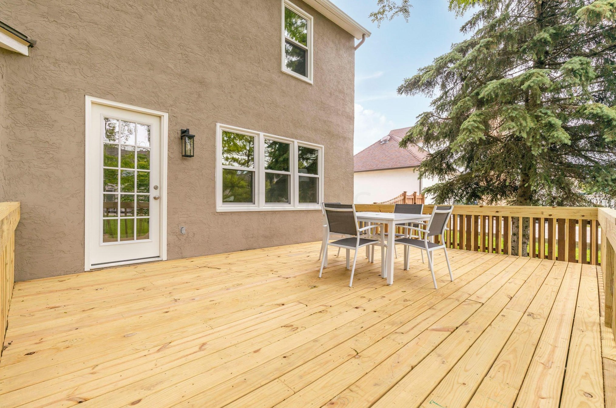 1431 Linbrook Ct, Columbus OH  43235-5132 exterior