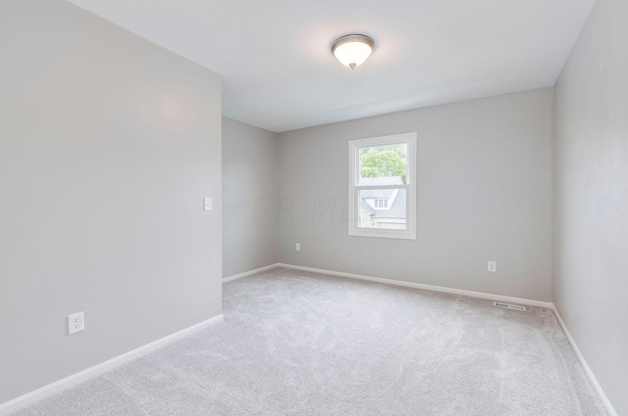 1431 Linbrook Ct, Columbus OH  43235-5132 exterior